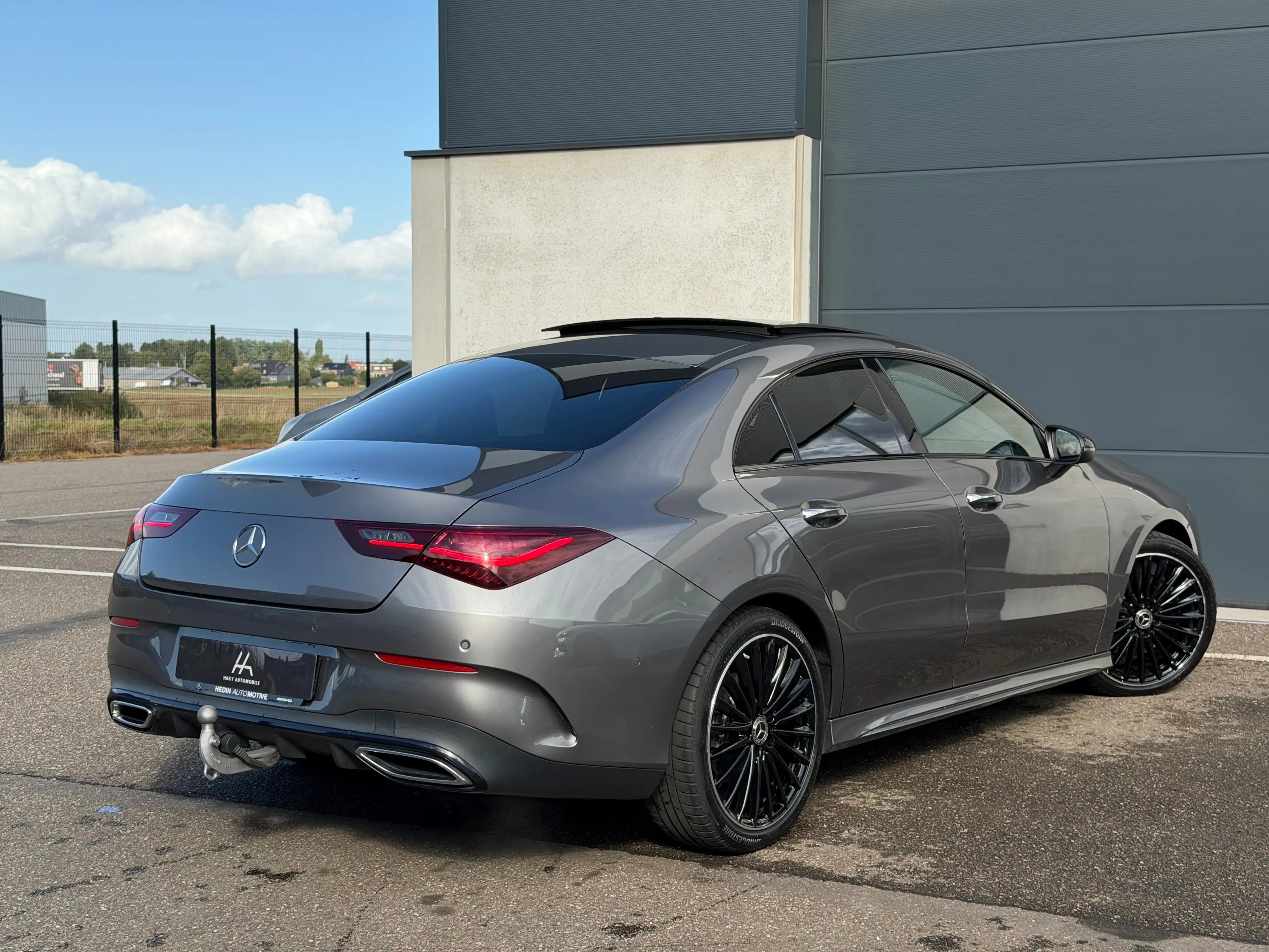 Mercedes-Benz CLA 200 e hybride AMG *Toit Pano/ Caméra/ Apple CarPlay/ LED* Garantie — photo 4