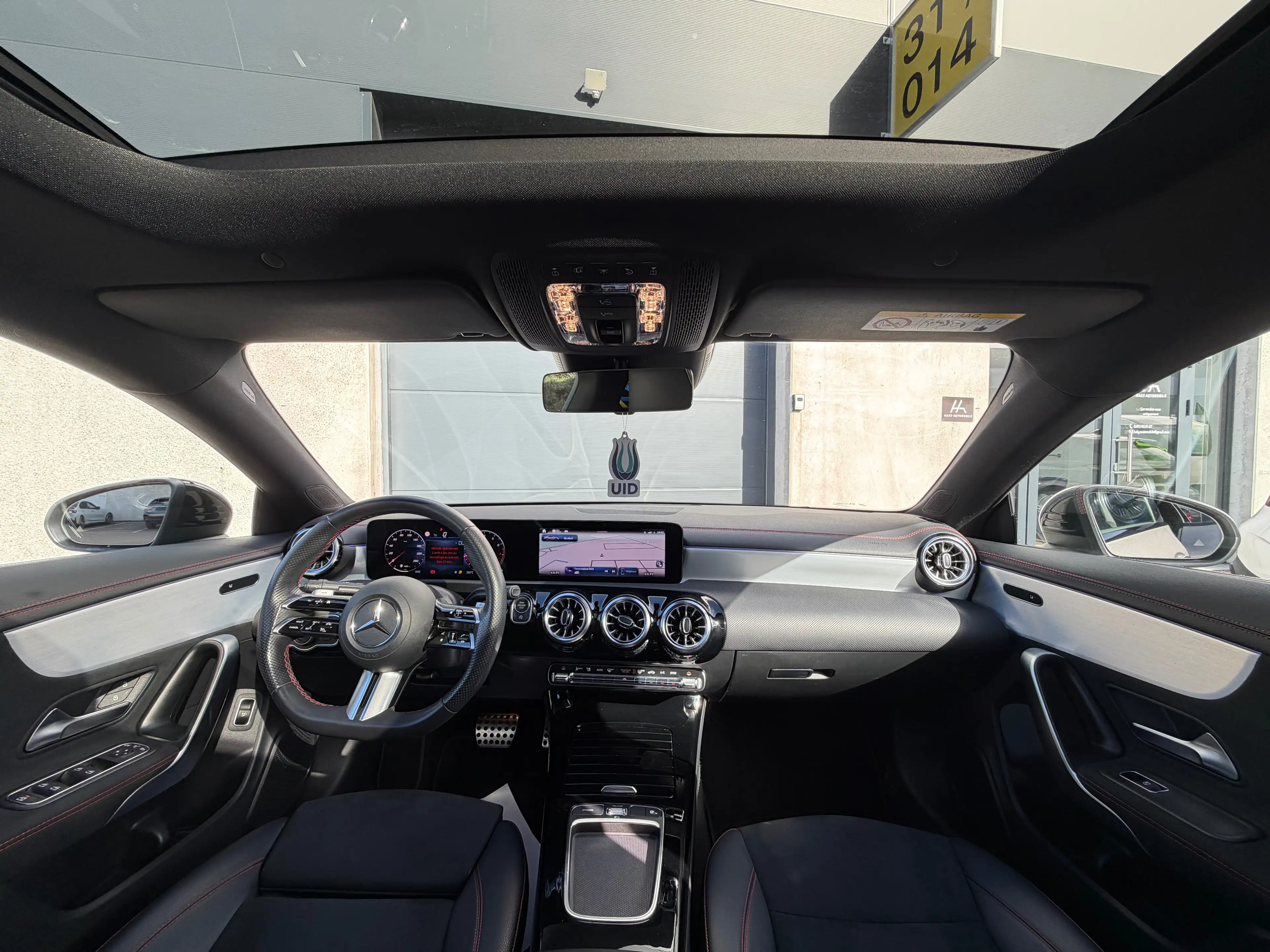 Mercedes-Benz CLA 200 e hybride AMG *Toit Pano/ Caméra/ Apple CarPlay/ LED* Garantie — photo 5