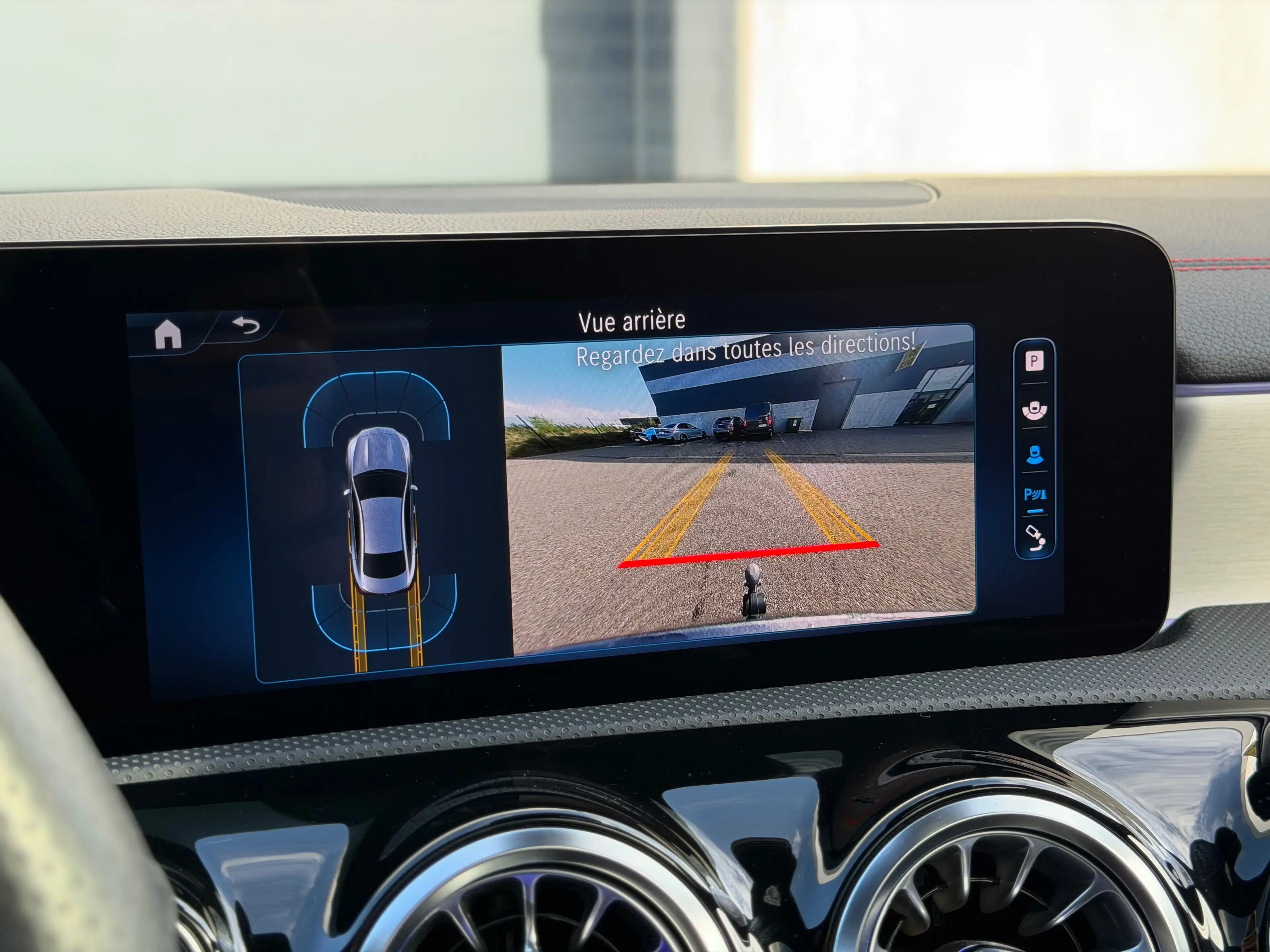 Mercedes-Benz CLA 200 e hybride AMG *Toit Pano/ Caméra/ Apple CarPlay/ LED* Garantie — photo 12