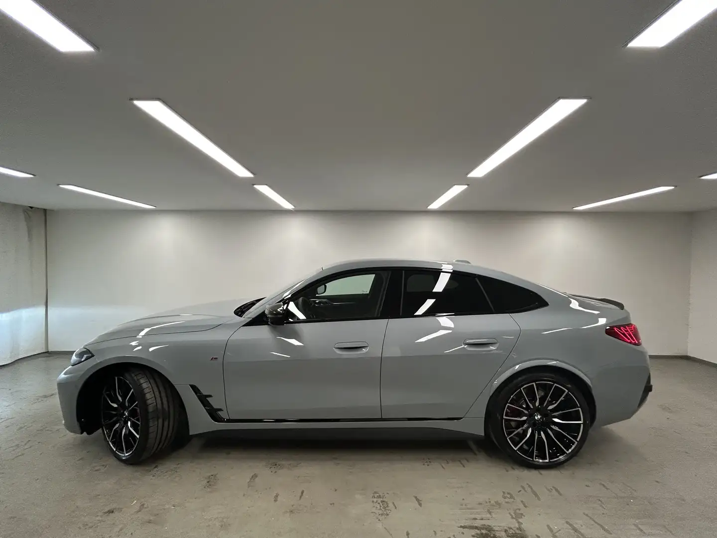 BMW i4 M50 xDrive Gran Coupé Sportpaket HK HiFi DAB Gris - 2