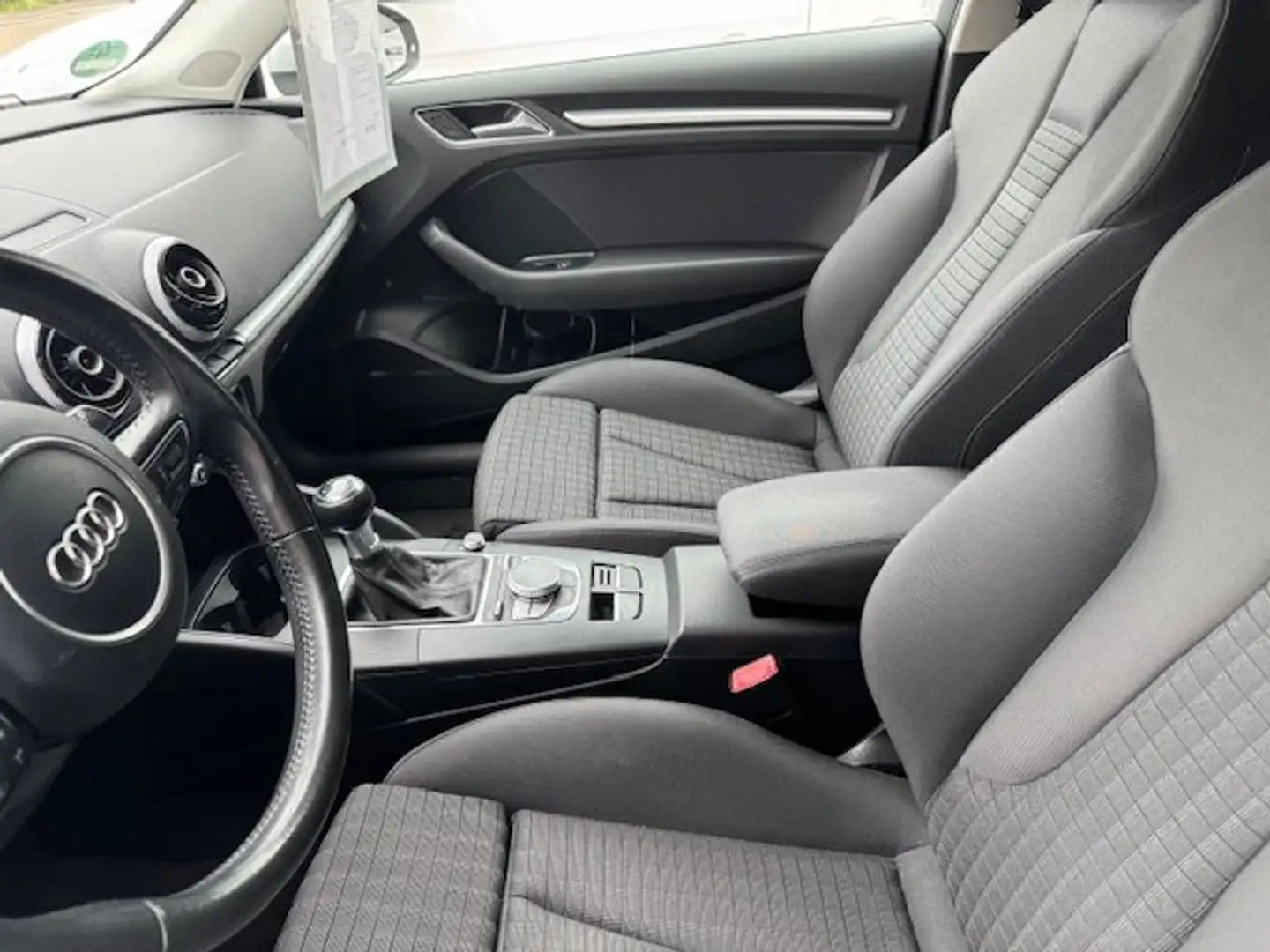 Audi A3 1.4 TFSI Ambition Silber - 2