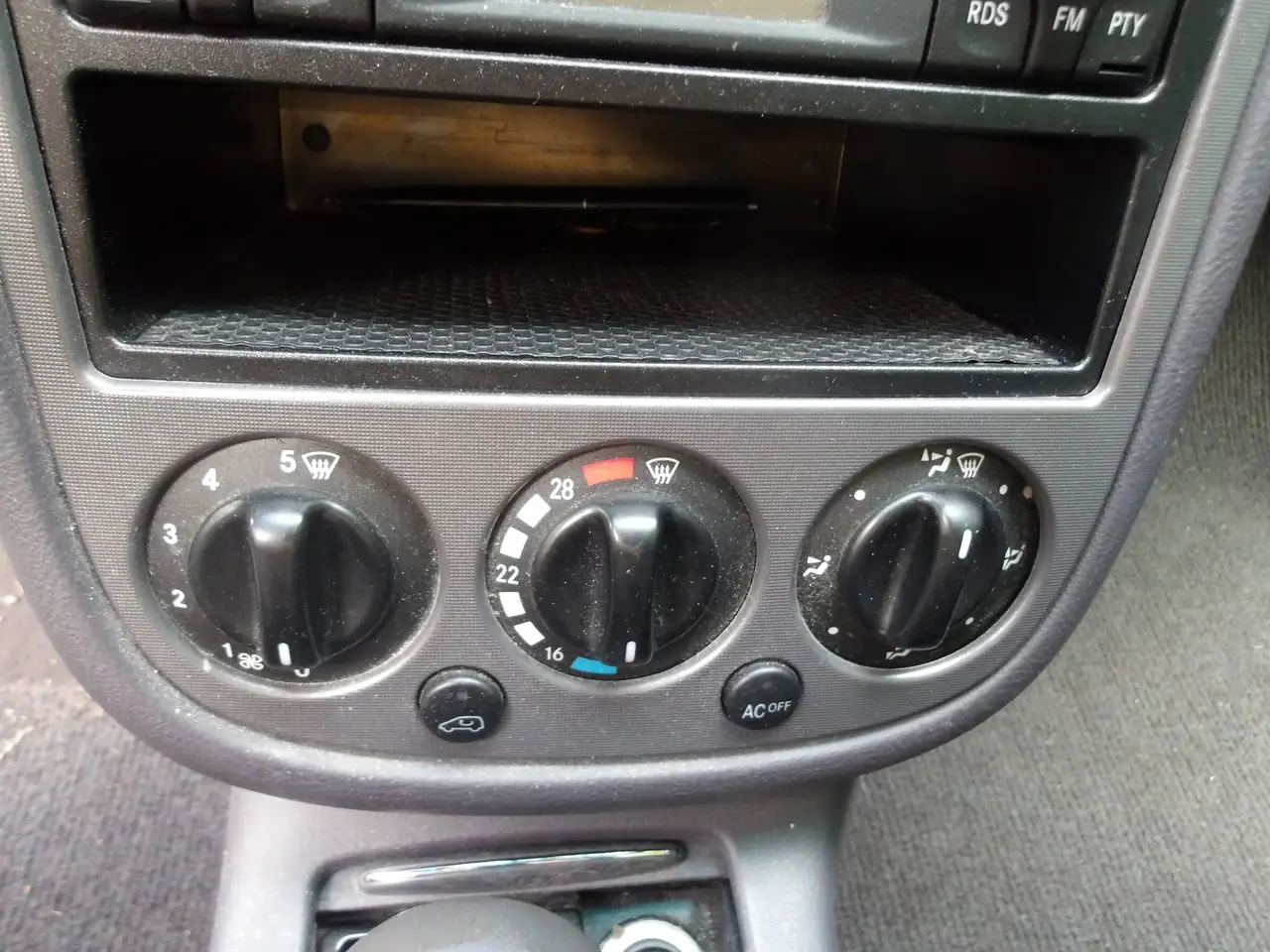 Mercedes-Benz A 140 wenig KM ( Ohne Fahrzeugbrief ), foto 6