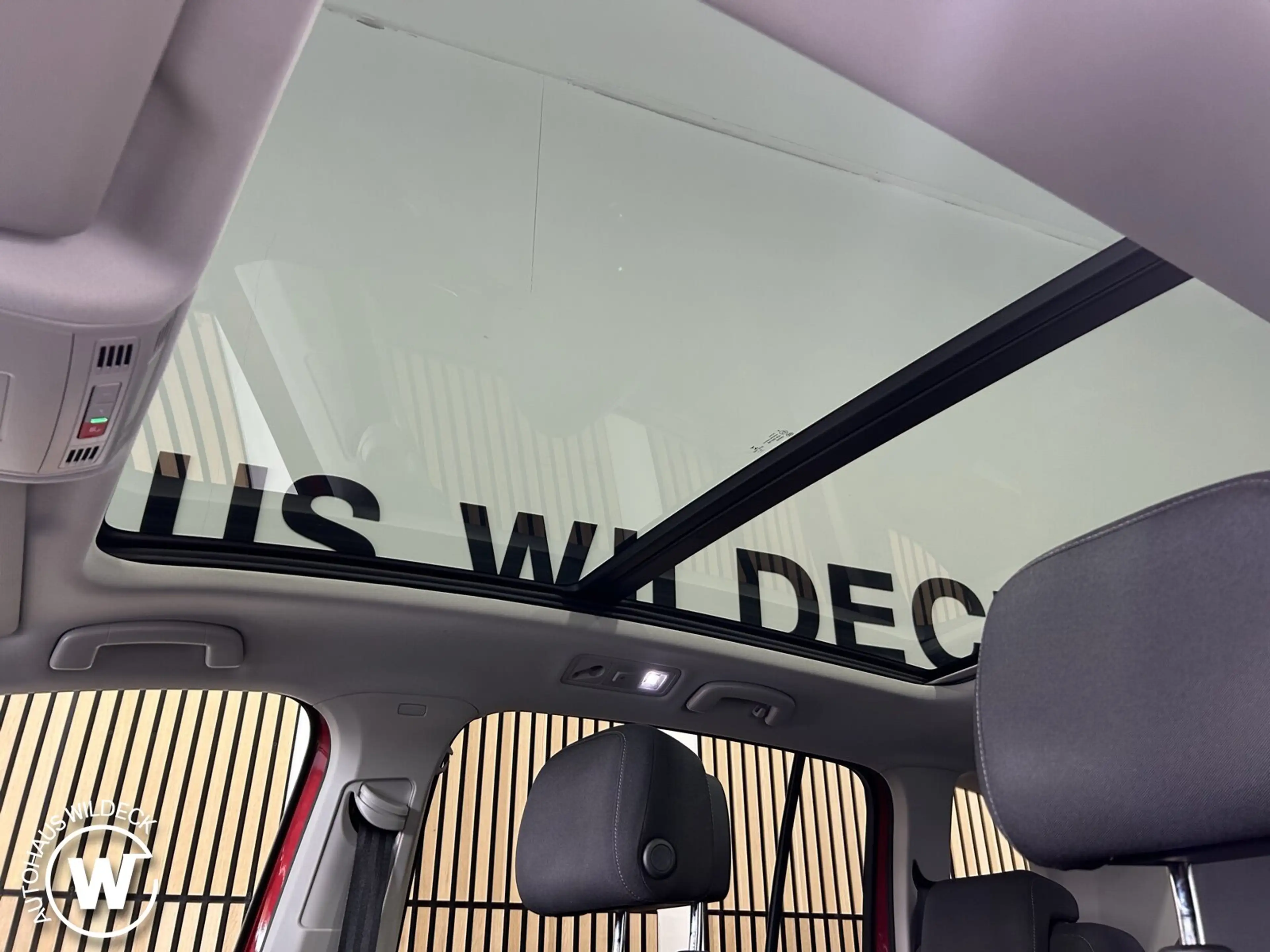 Volkswagen Touran Touran 2.0TDI DSG Highline Navi ACC Pano AHK Standh — photo 25