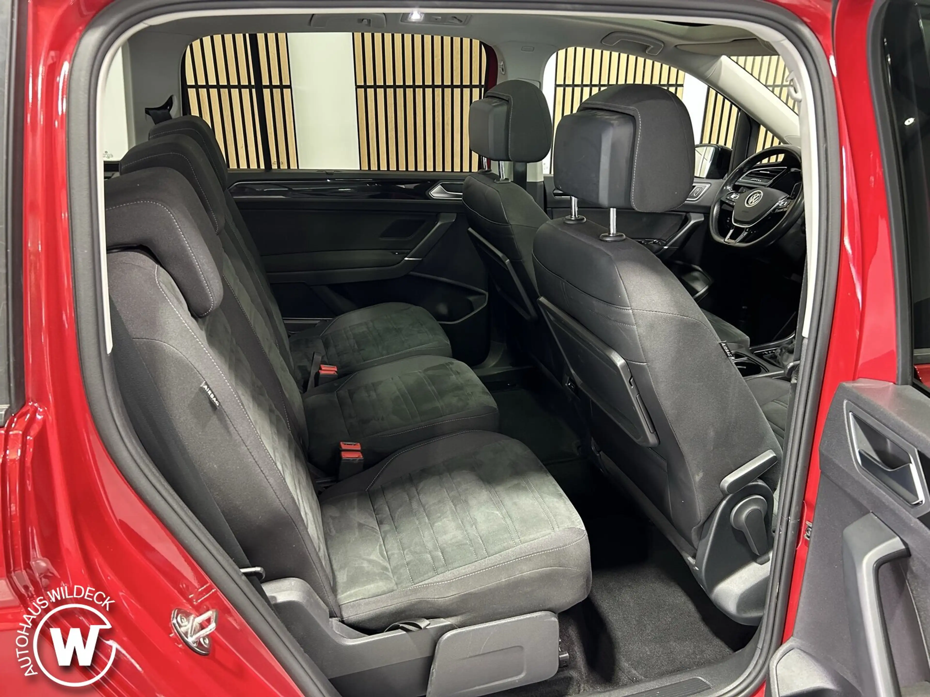 Volkswagen Touran Touran 2.0TDI DSG Highline Navi ACC Pano AHK Standh — photo 31