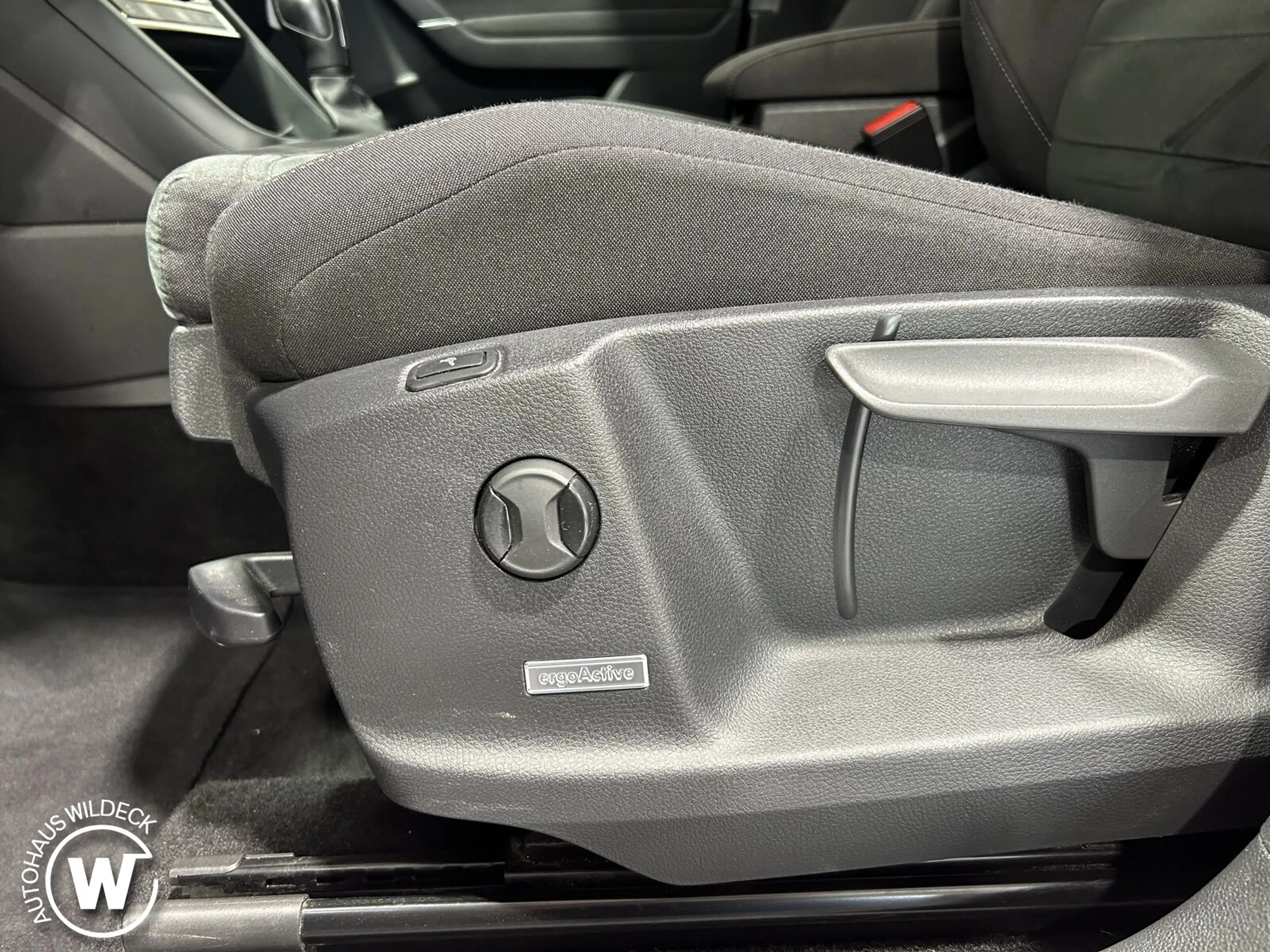 Volkswagen Touran Touran 2.0TDI DSG Highline Navi ACC Pano AHK Standh — photo 13