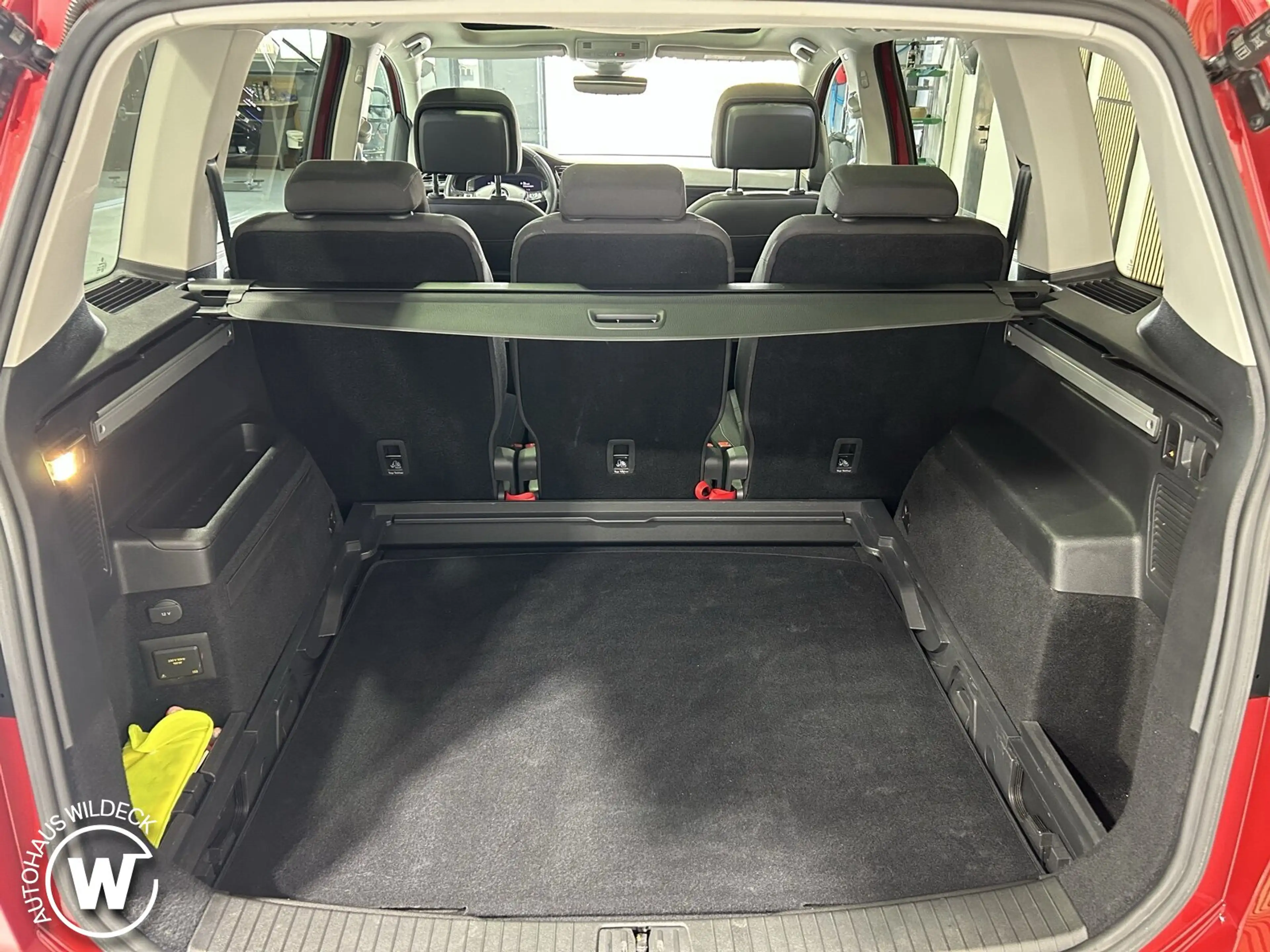 Volkswagen Touran Touran 2.0TDI DSG Highline Navi ACC Pano AHK Standh — photo 28