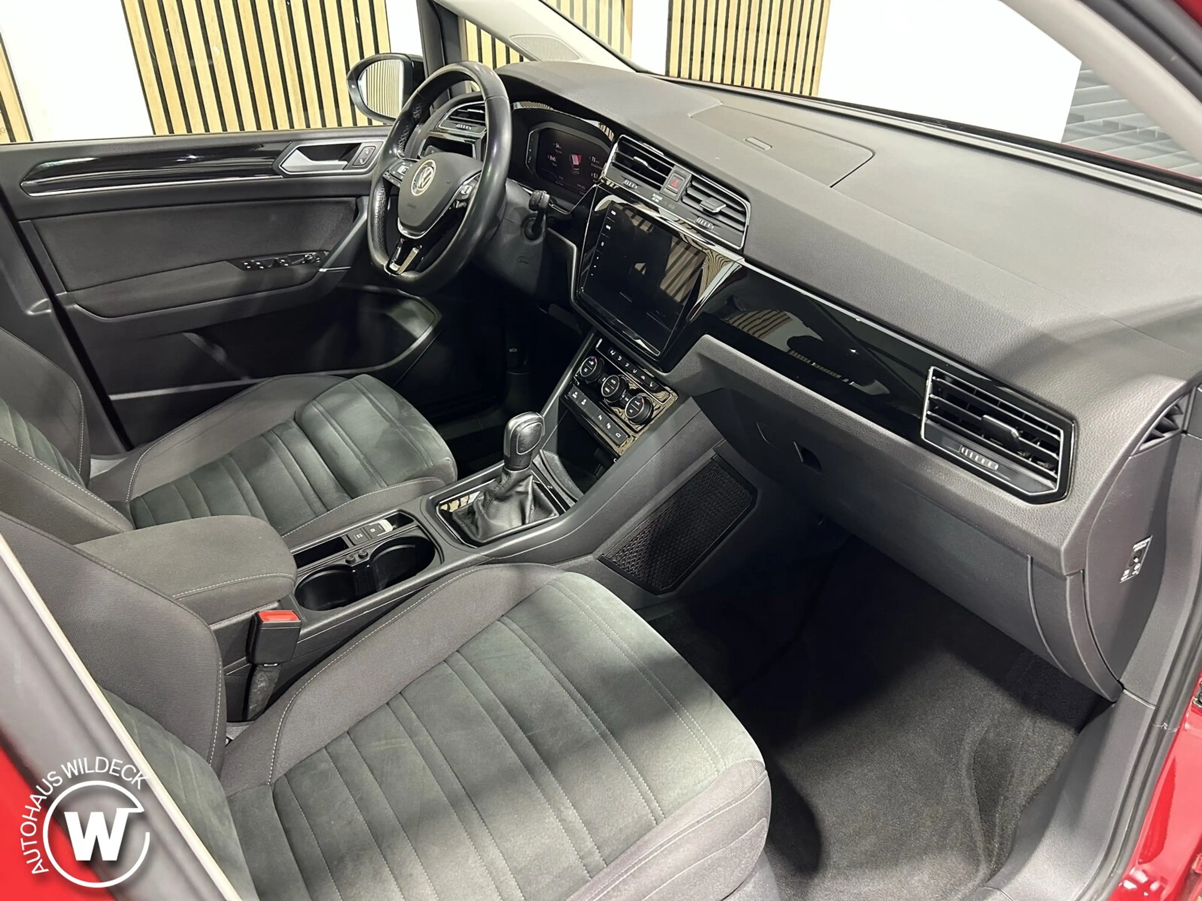 Volkswagen Touran Touran 2.0TDI DSG Highline Navi ACC Pano AHK Standh — photo 33