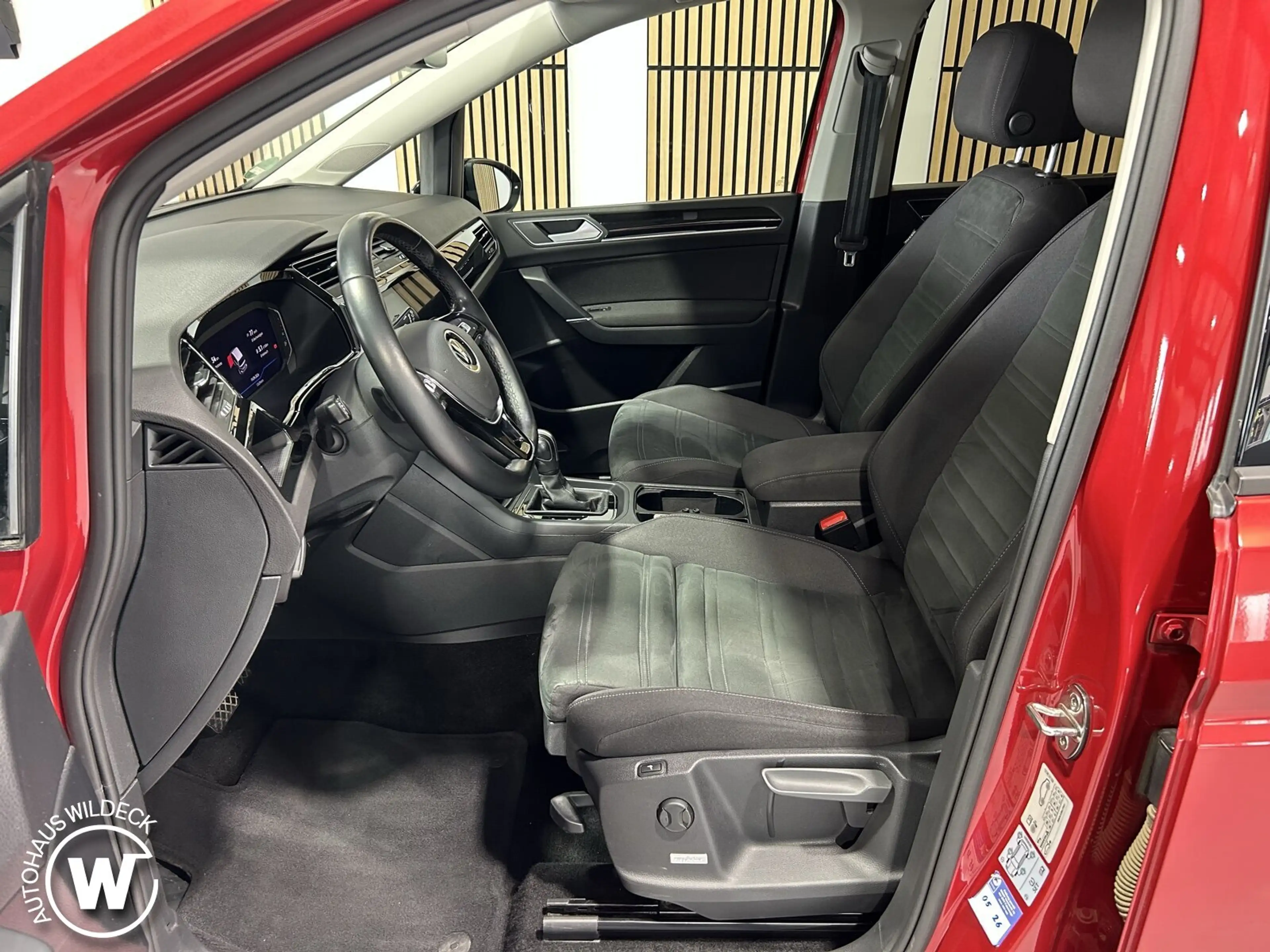 Volkswagen Touran Touran 2.0TDI DSG Highline Navi ACC Pano AHK Standh — photo 9