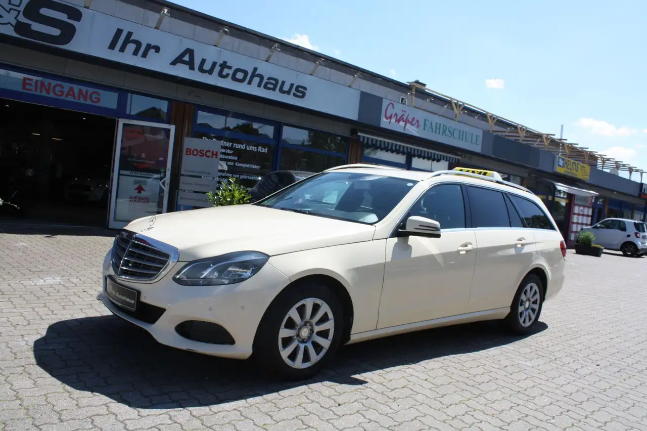 Mercedes-Benz E 200 CDI Kombi BlueTEC — photo 1 of 8
