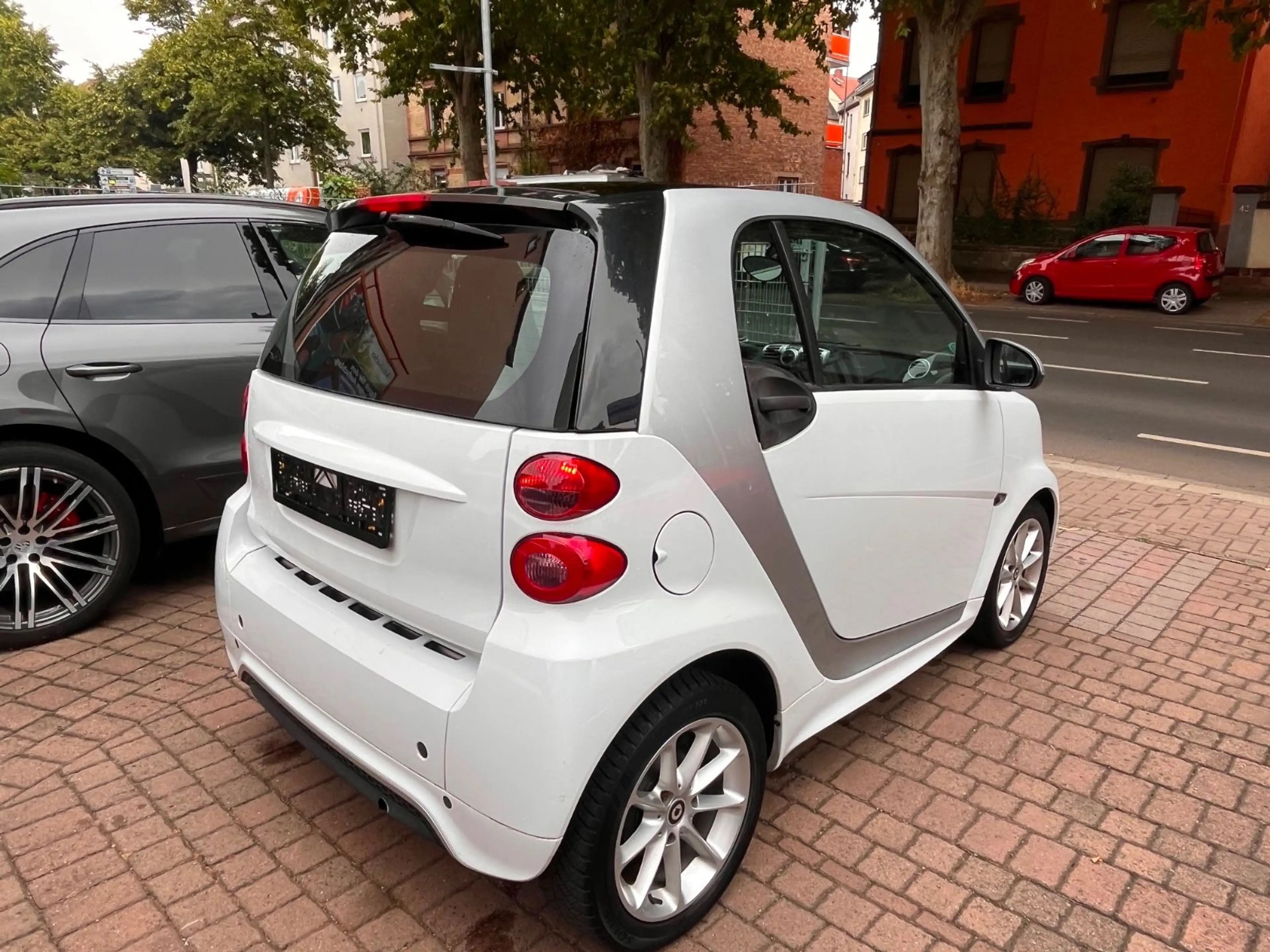 smart forTwo MHD coupe 52 kW Klima Navi — photo 5