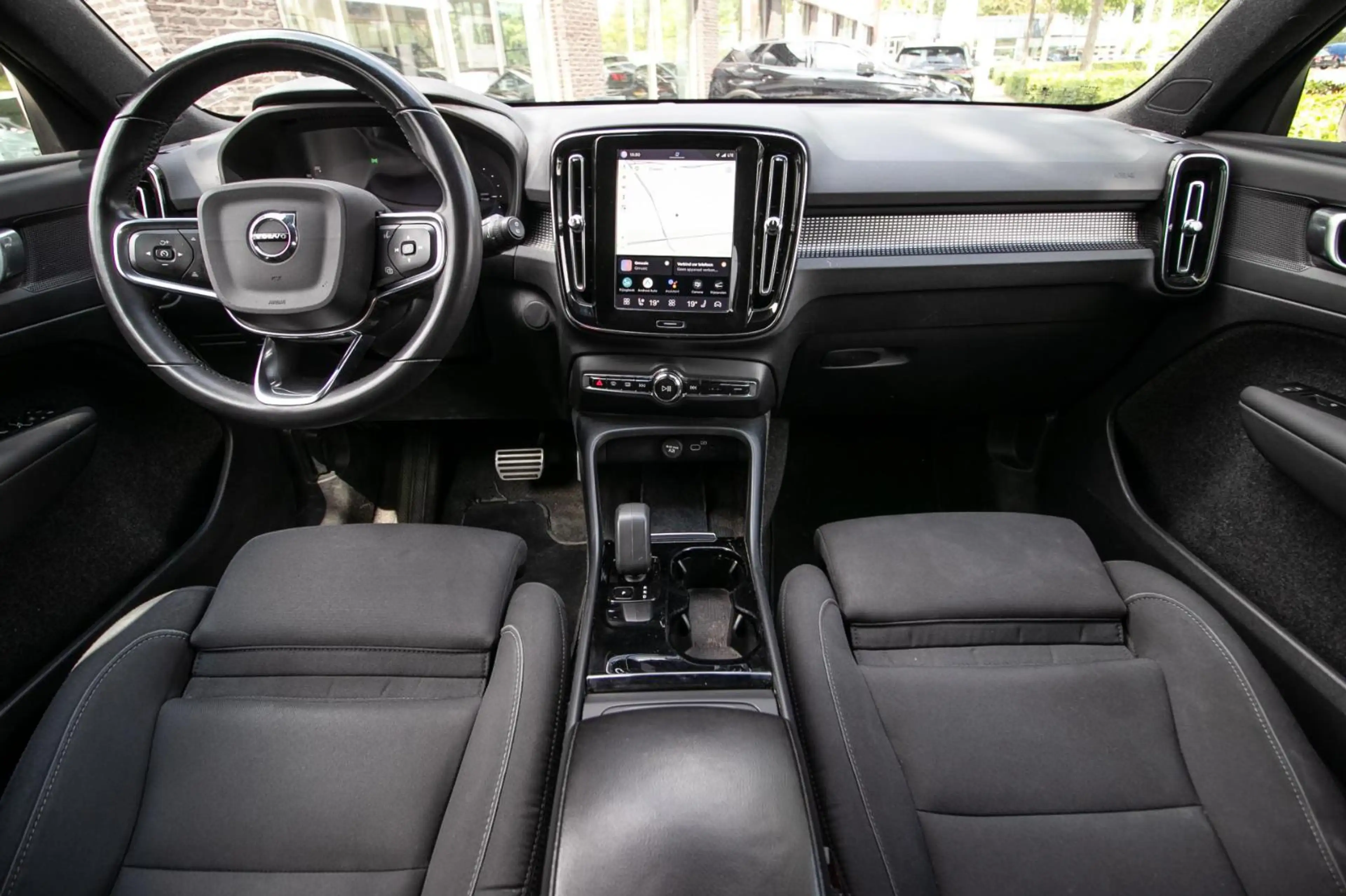 Volvo XC40 Recharge Plus | Trekhaak | Warmtepomp | Two-Tone | — photo 3