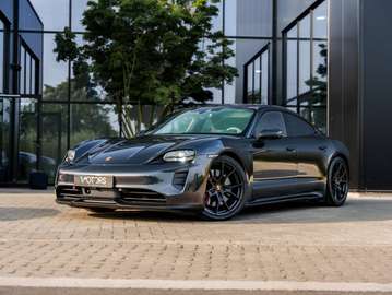 Taycan GTS - Full Option - Burmester - Rear Axle Steering - HUD - InnoDrive - Carbon - Passenger Display - 21" RS Spyder