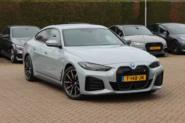 BMW i4 eDrive40 High Executive 84 kWh / SoH 93,5% / Trekh