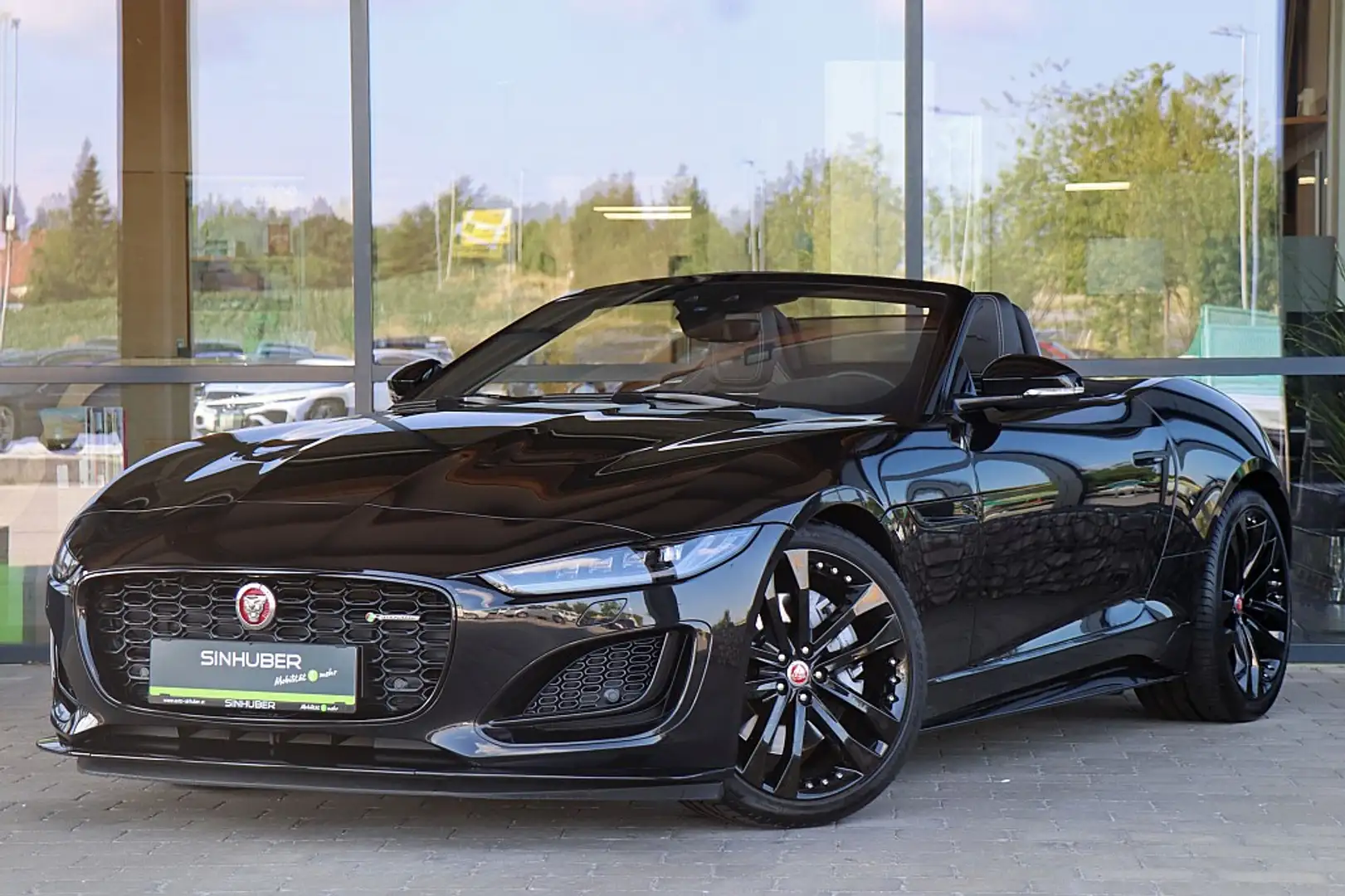 Jaguar F-Type P300 Cabrio 2,0 Turbo R-Dynamic Black Edition A... Schwarz - 1