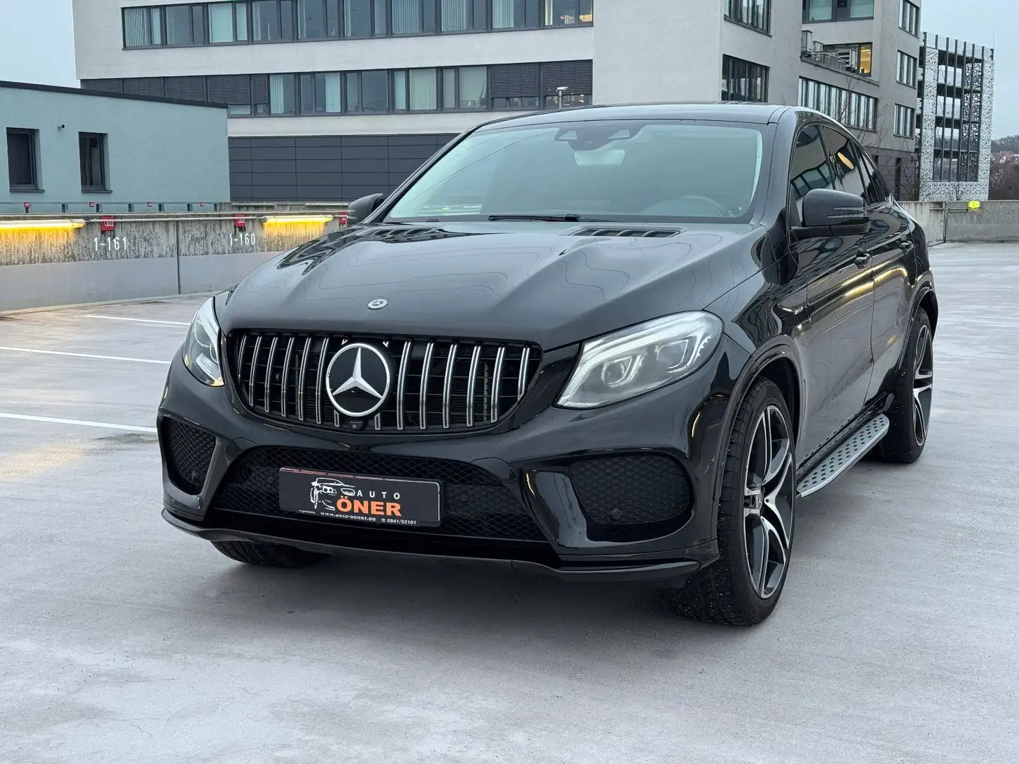 Mercedes-Benz GLE 450 /43 AMG *SHZ hinten *HarmanKardon*360° Schwarz - 2
