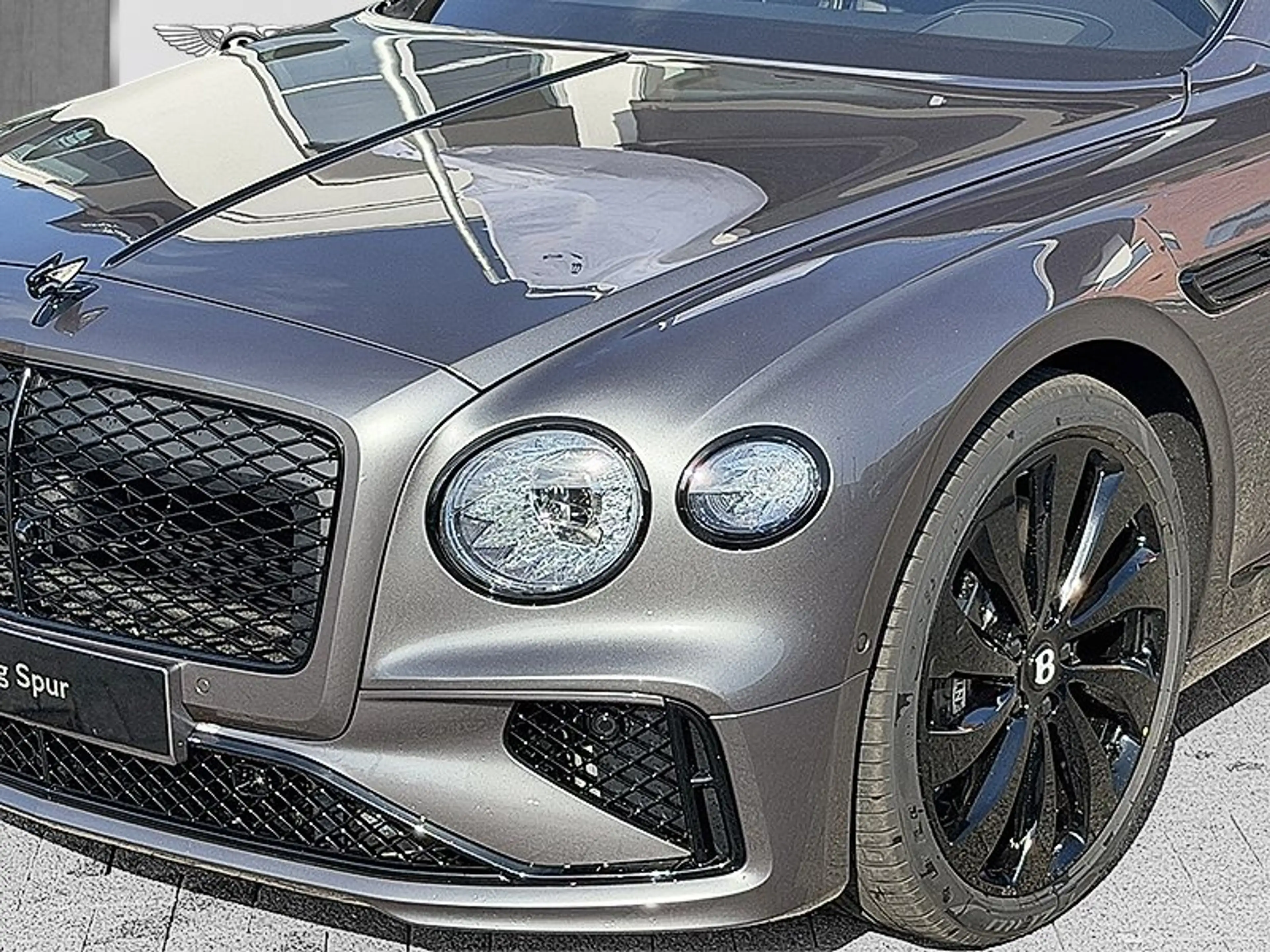 Bentley Flying Spur V8 Hybrid *B&O*Rotating* — photo 11