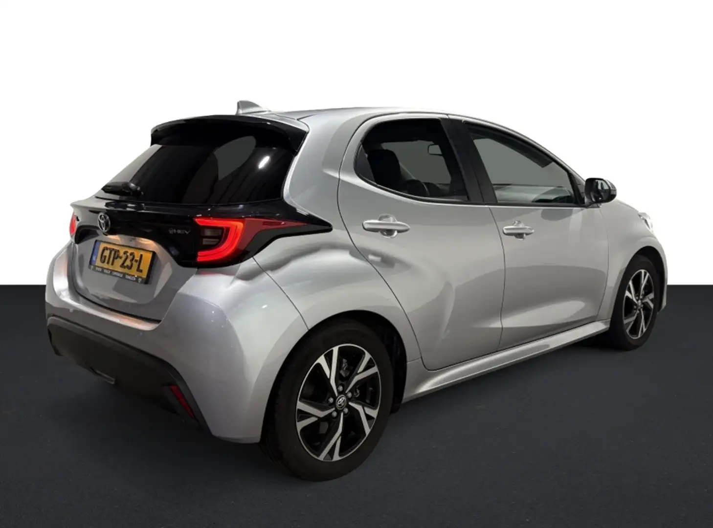 Toyota Yaris 1.5 Hyb. 115 First Edition | DEMO | Grijs - 2