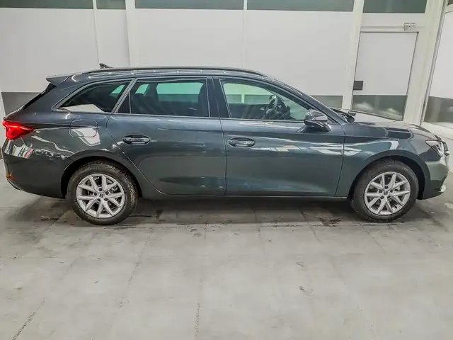 Seat Leon Leon view 4