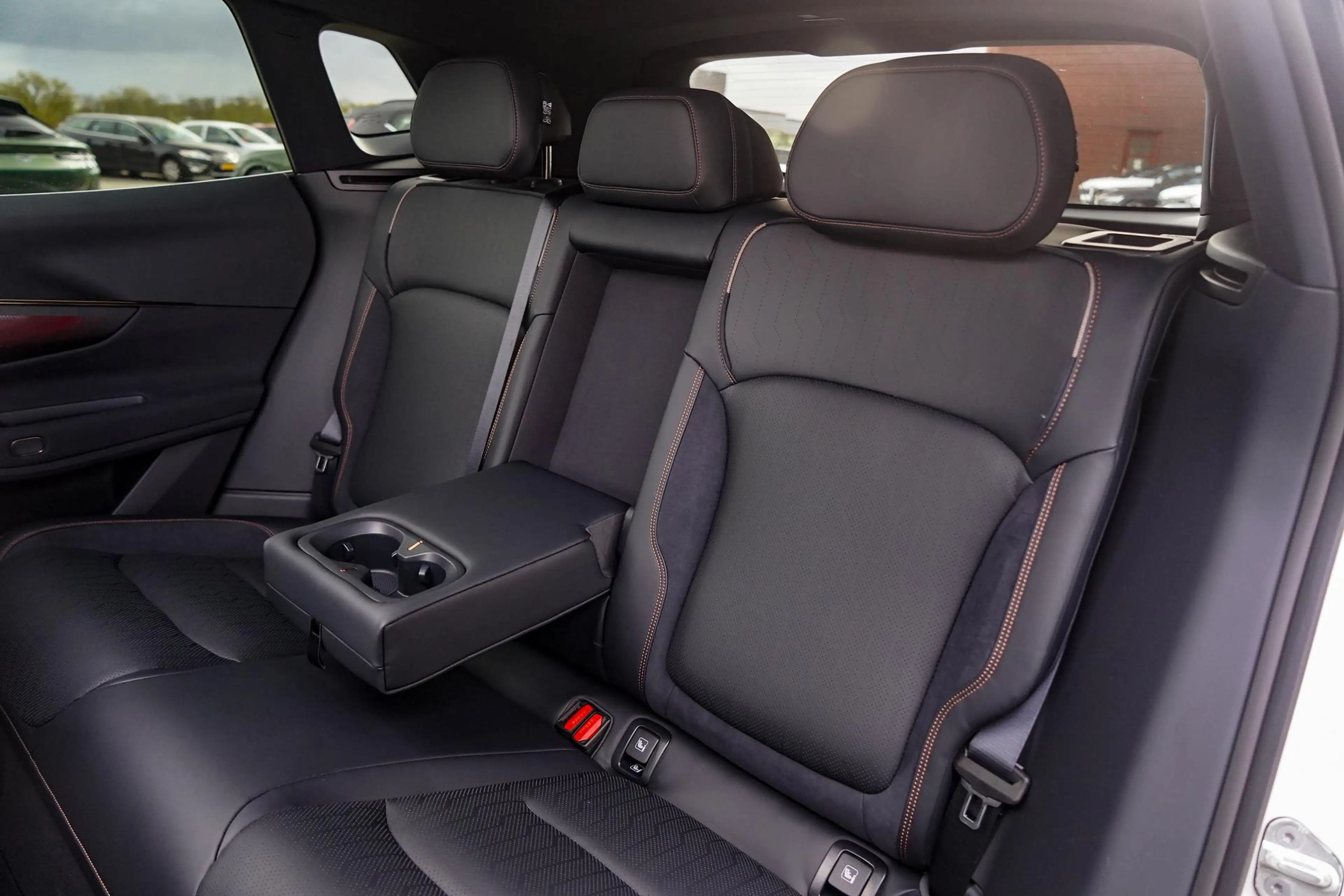 Lynk & Co 08 1.5 More Panoramadak | Keyless Entry | 360 Graden — photo 14