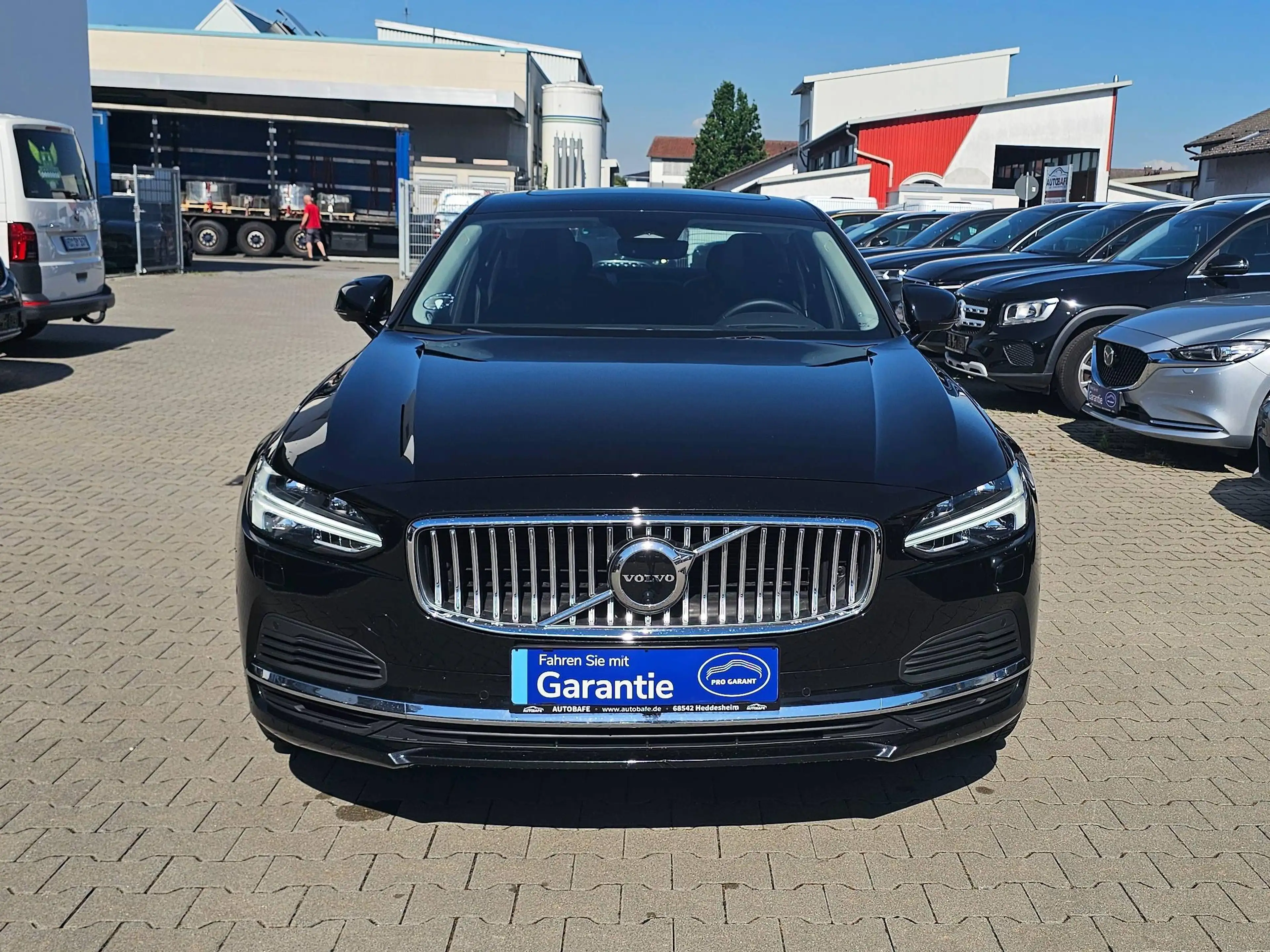 Volvo S90 Ultimate Bright Recharge Plug-In Hybrid AWD — photo 2