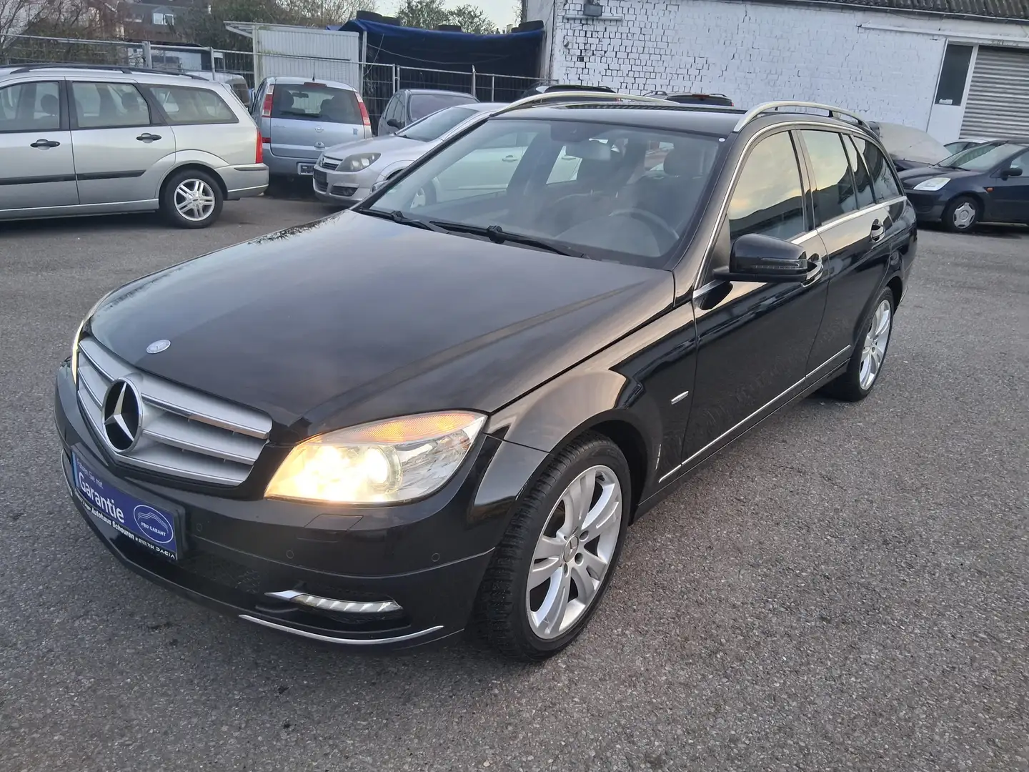 Mercedes-Benz C 250 C-Klasse Diesl CDI DPF BlueEFFICIENCY Avantgarde Schwarz - 2