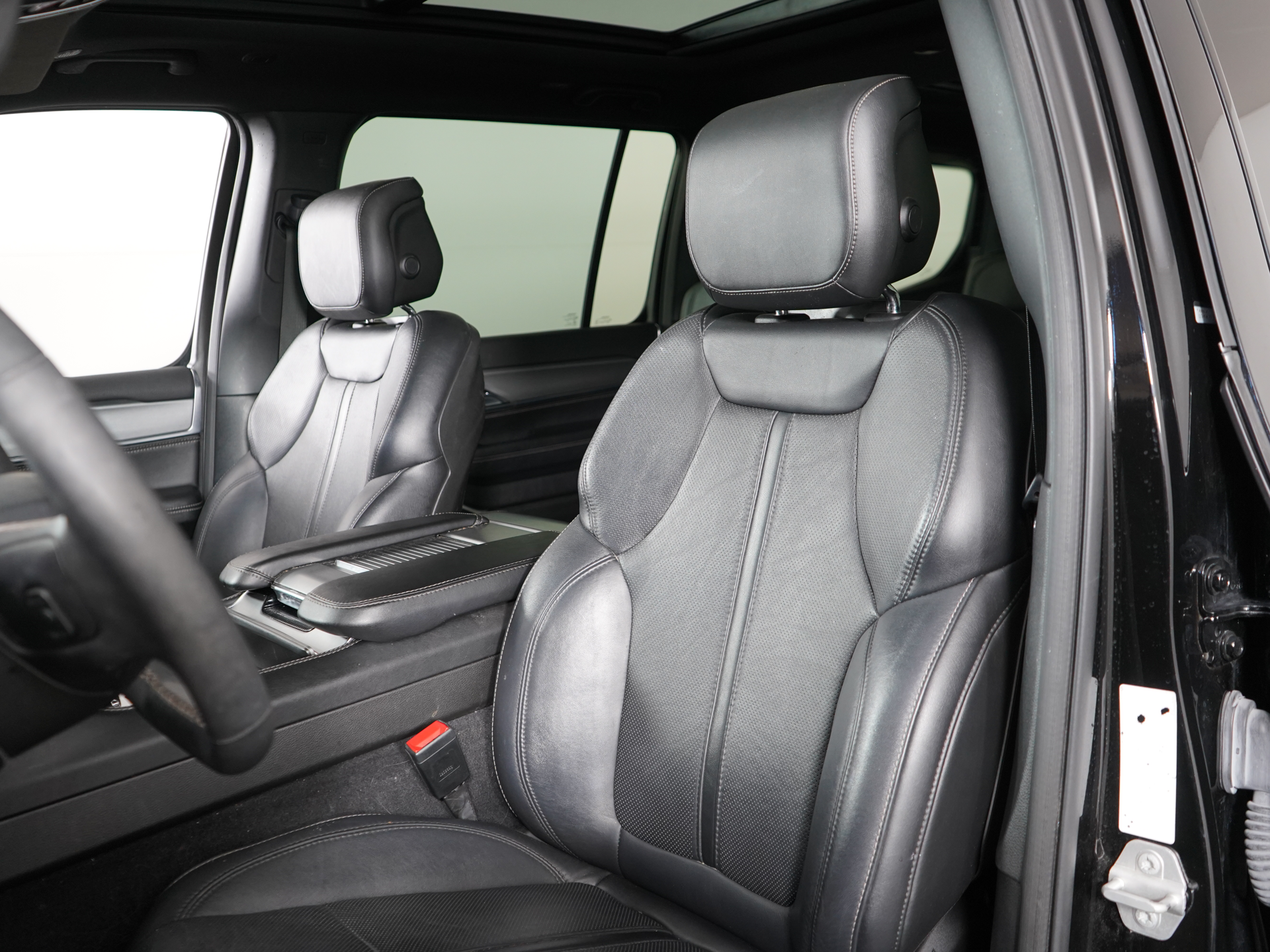 2023 Jeep Wagoneer 4WD