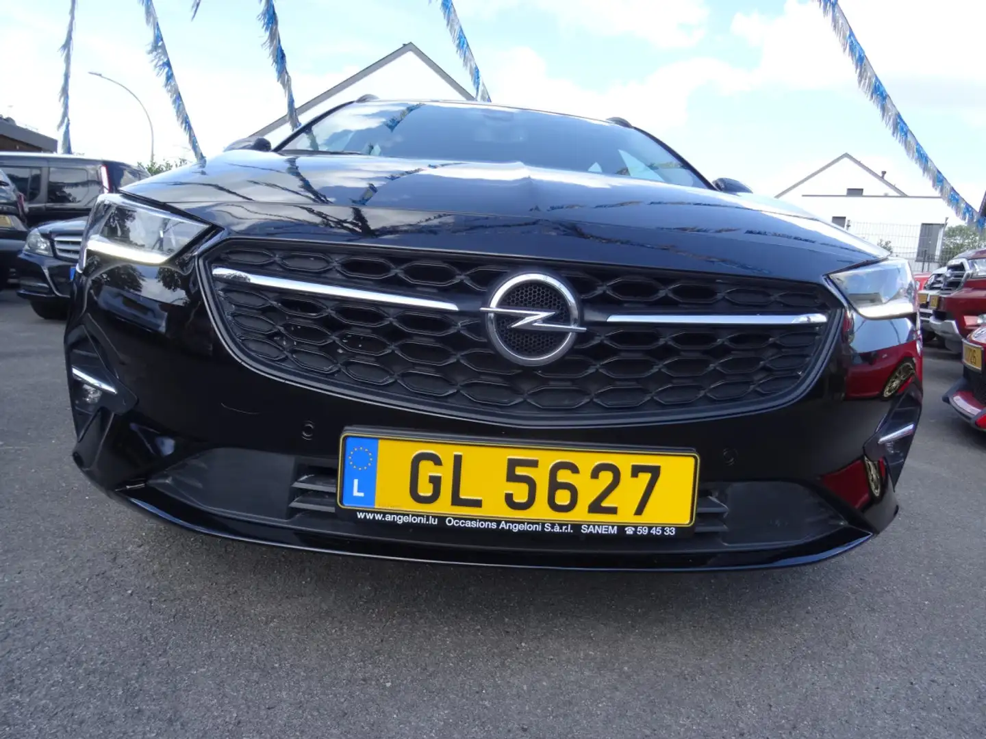 Opel Insignia Sports Tourer 1.5 Diesel Automatique Schwarz - 2