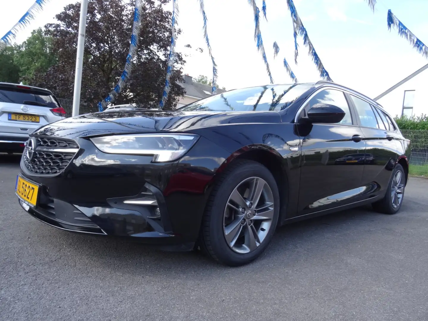 Opel Insignia Sports Tourer 1.5 Diesel Automatique Schwarz - 1