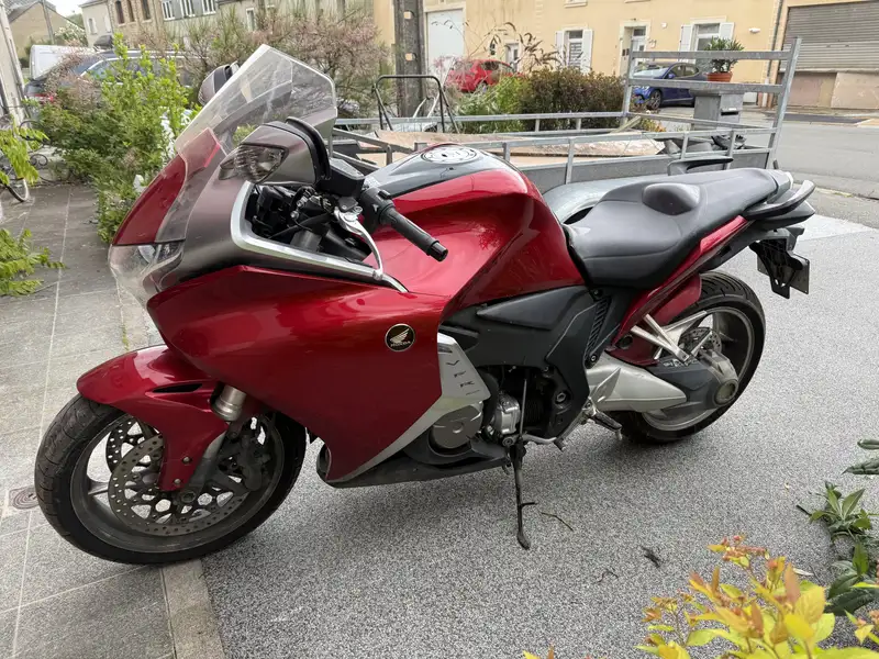 Honda VFR 1200 - foto 2