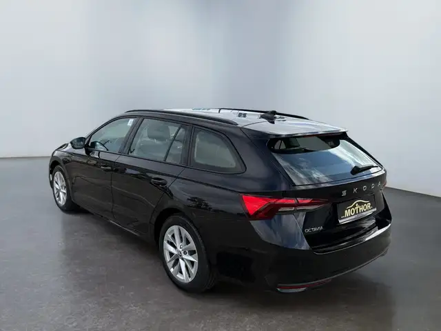 Skoda Octavia view 6