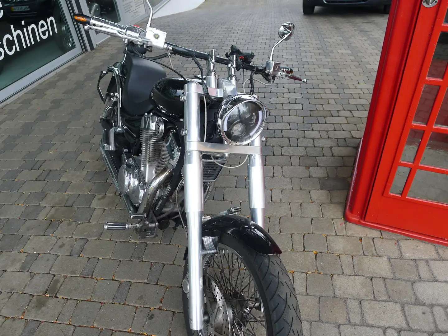 Suzuki Intruder 1400 Custom Umbau Schwarz - 2