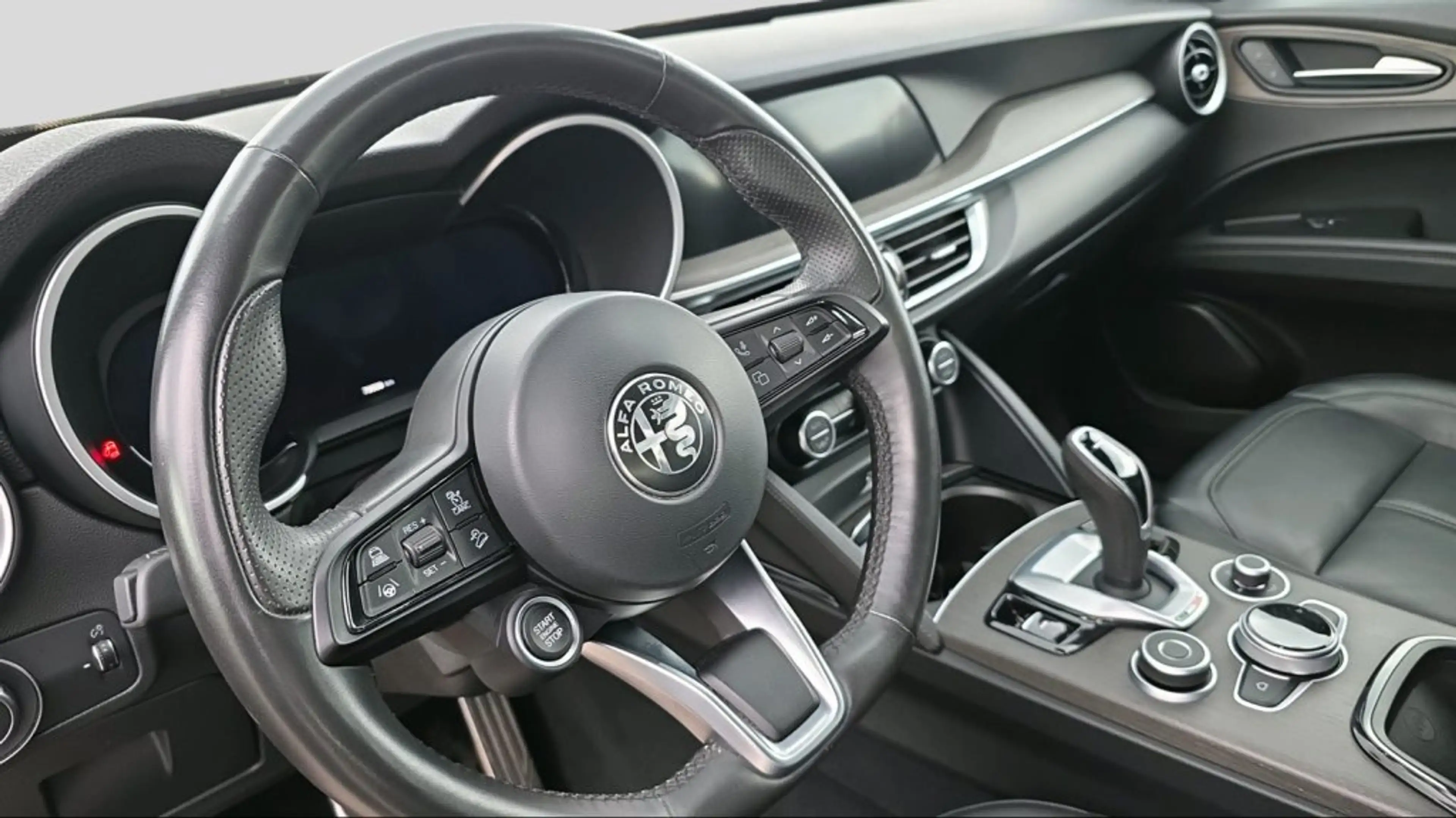 Alfa Romeo Stelvio Ti 2,2 16V 210 AT8 Q4 — photo 7