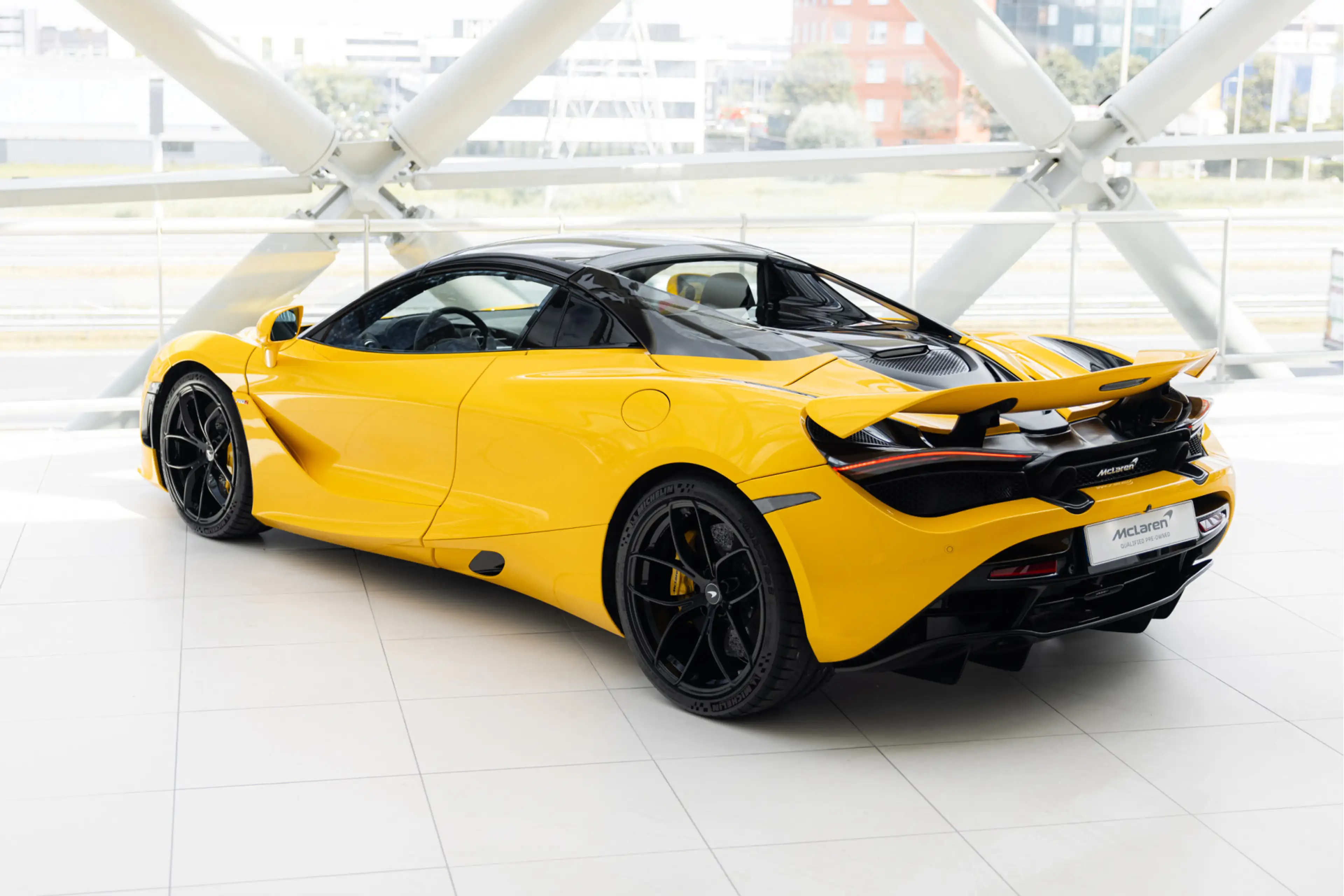 McLaren 720S Spider 4.0 V8 Performance | Volcano Yellow | Heate — photo 12