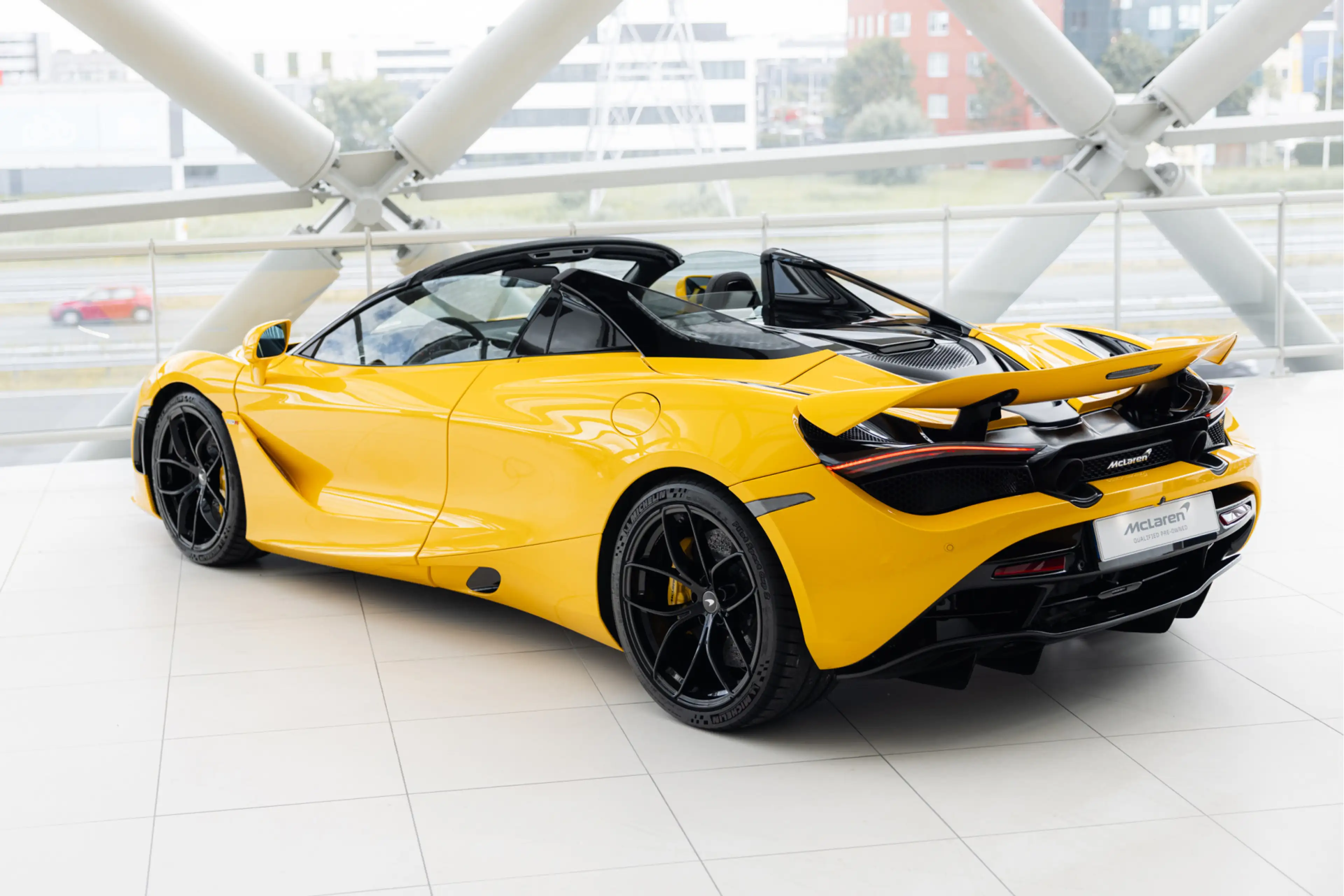 McLaren 720S Spider 4.0 V8 Performance | Volcano Yellow | Heate — photo 4