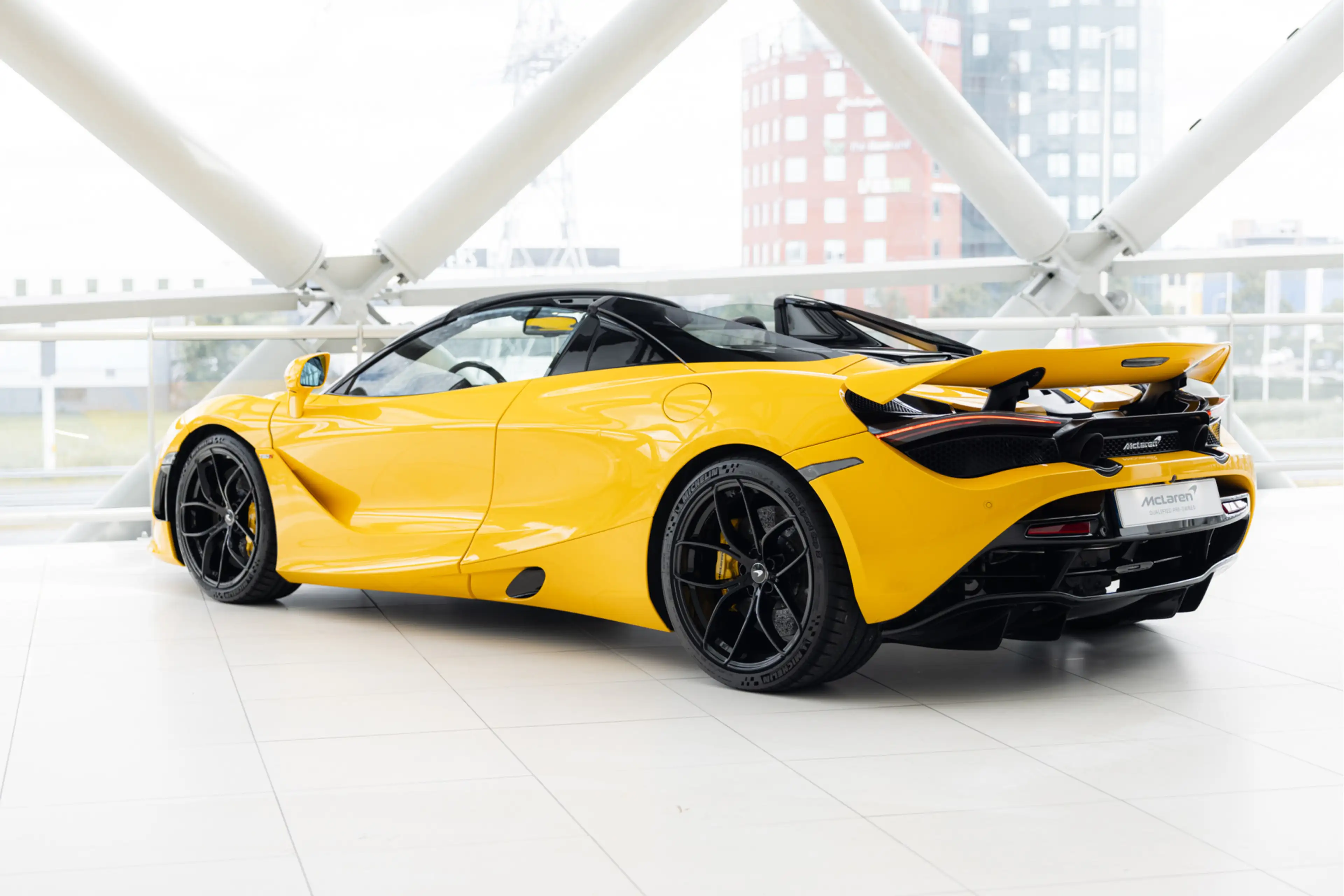 McLaren 720S Spider 4.0 V8 Performance | Volcano Yellow | Heate — photo 5