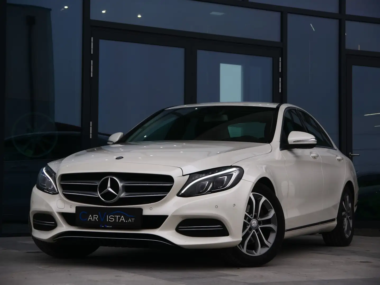 Mercedes-Benz C 200 Avantgarde Aut. Weiß - 2