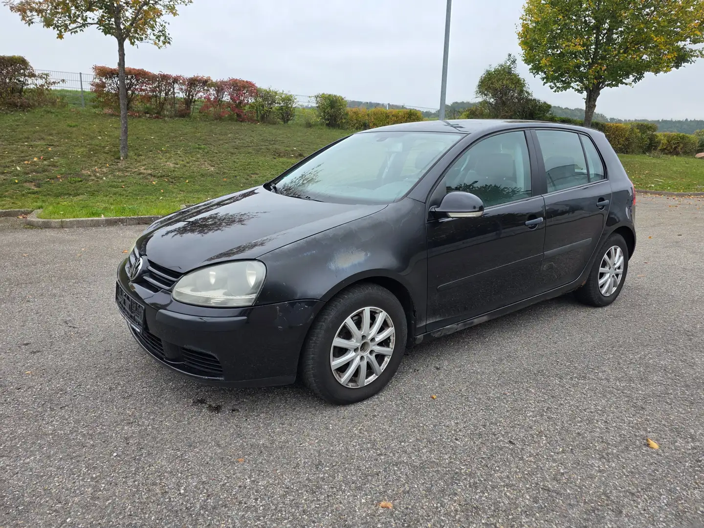 Volkswagen Golf Golf V  5-Türer 1.6 FSI Comfortline Klimaanlage Schwarz - 1