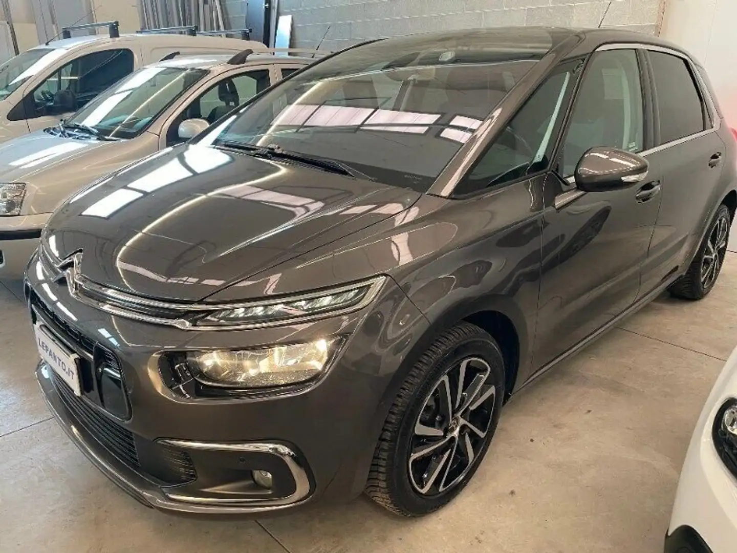 Citroen C4 Picasso BlueHDi 120 S&S Feel Grijs - 1