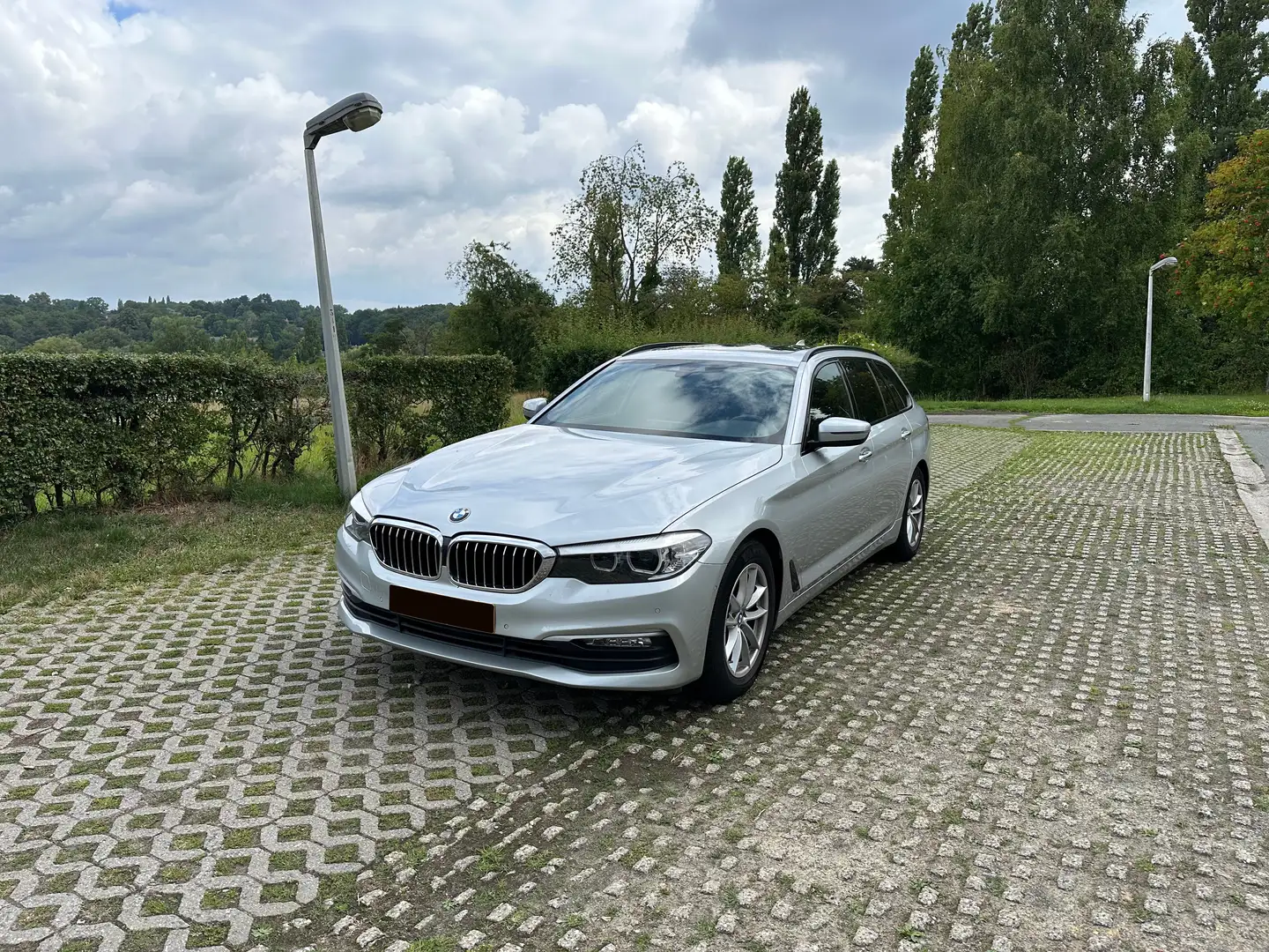 BMW 520 Touring 520 dA Business Edition (ACO) Zilver - 1