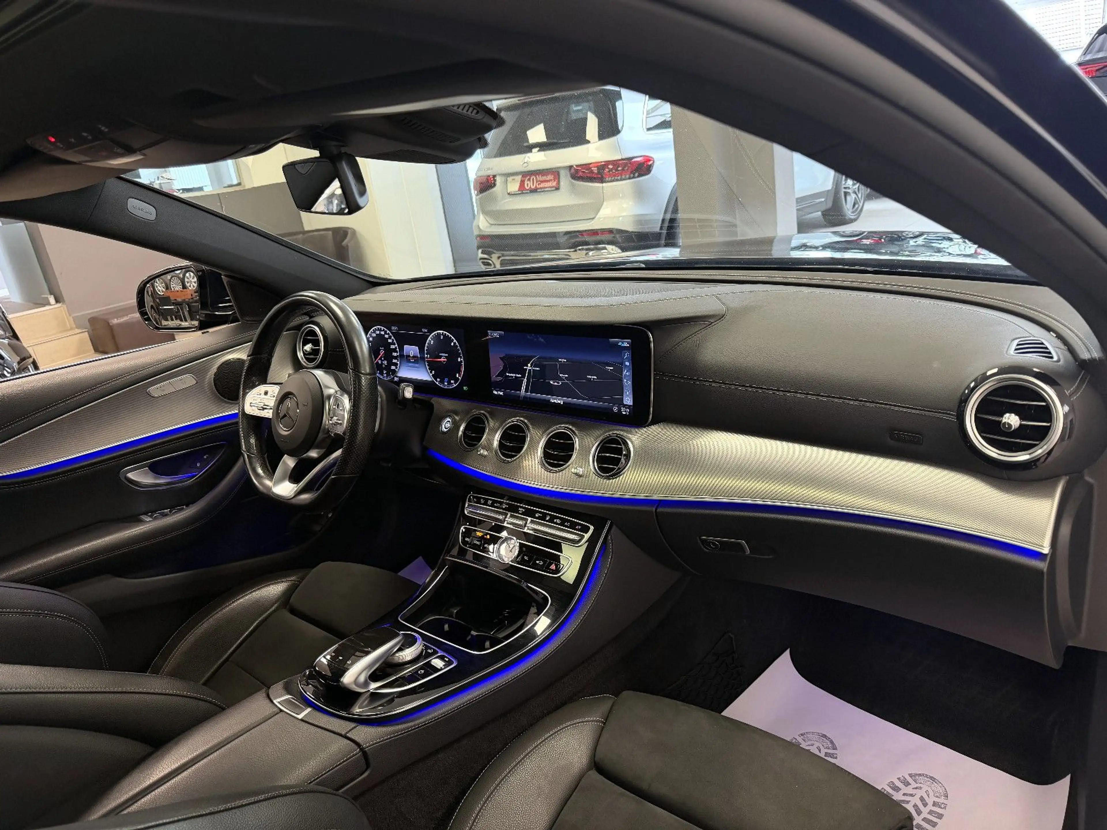 Mercedes-Benz E 400 d 4Matic *AMG*PanoSD*AHK*ACC*360°Kam*20"Z — photo 13