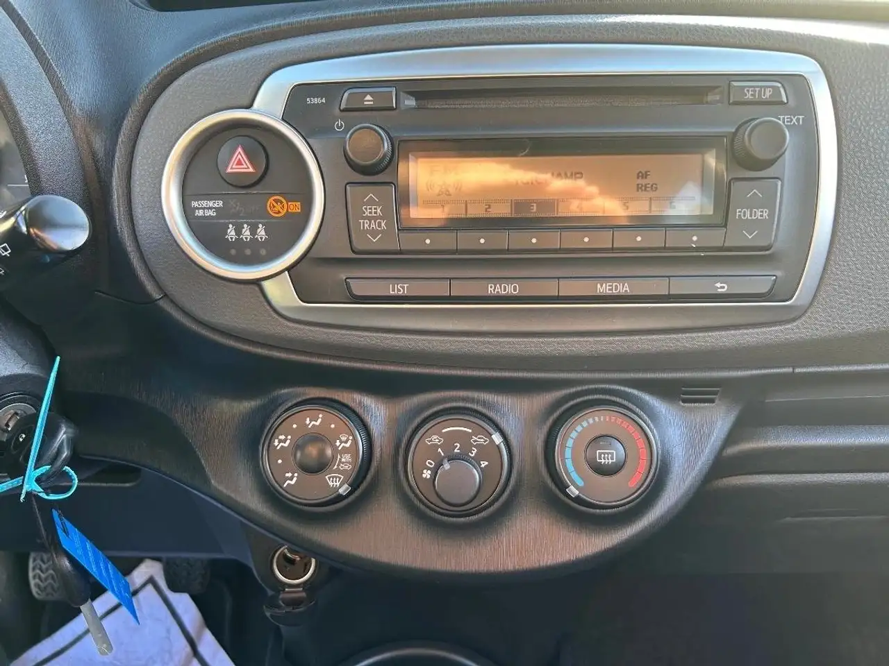 Toyota Yaris Yaris — photo 13