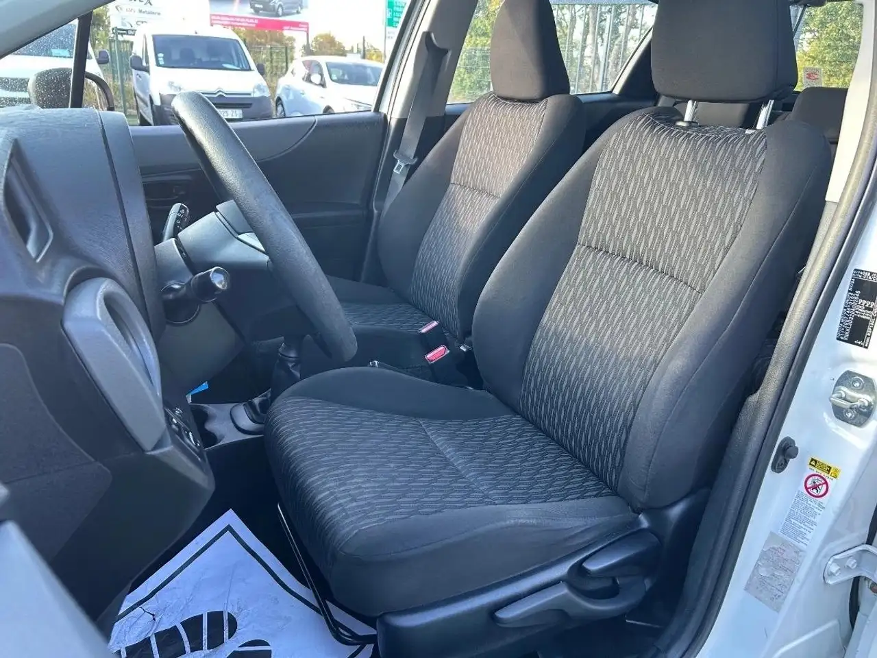 Toyota Yaris Yaris — photo 8