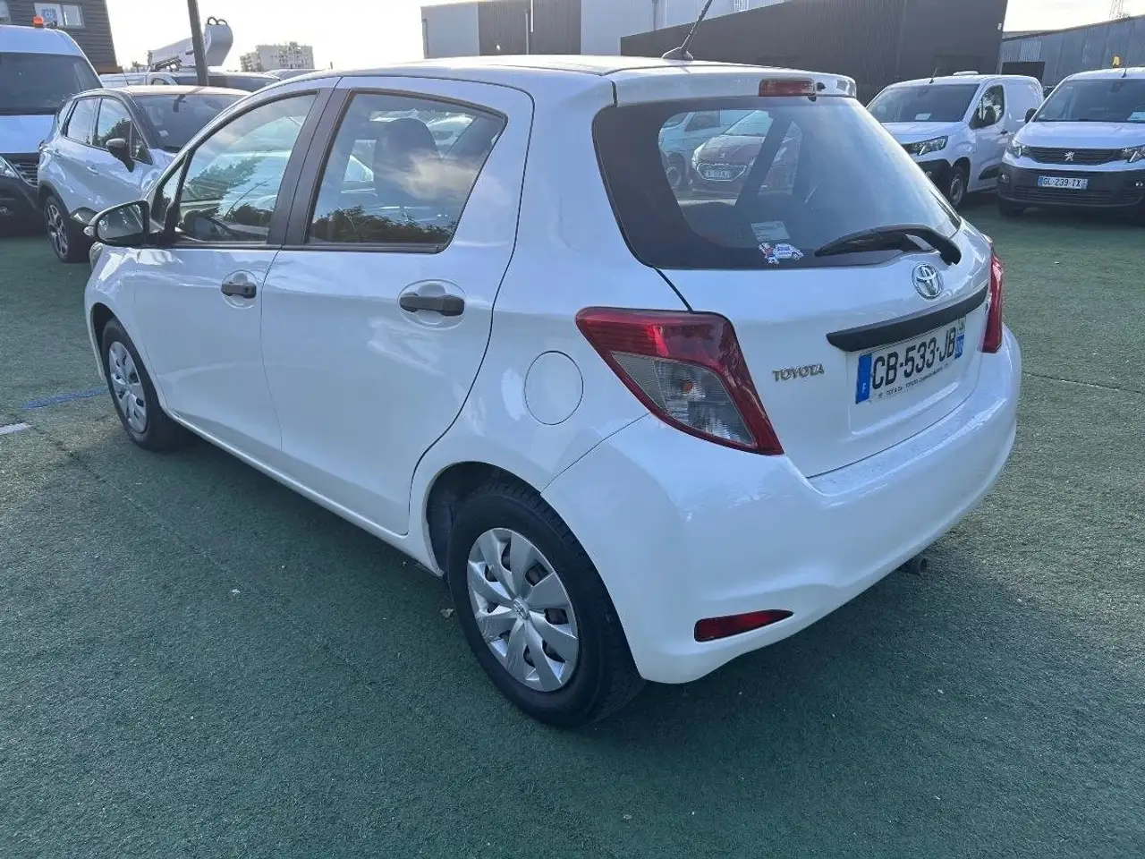 Toyota Yaris Yaris — photo 3