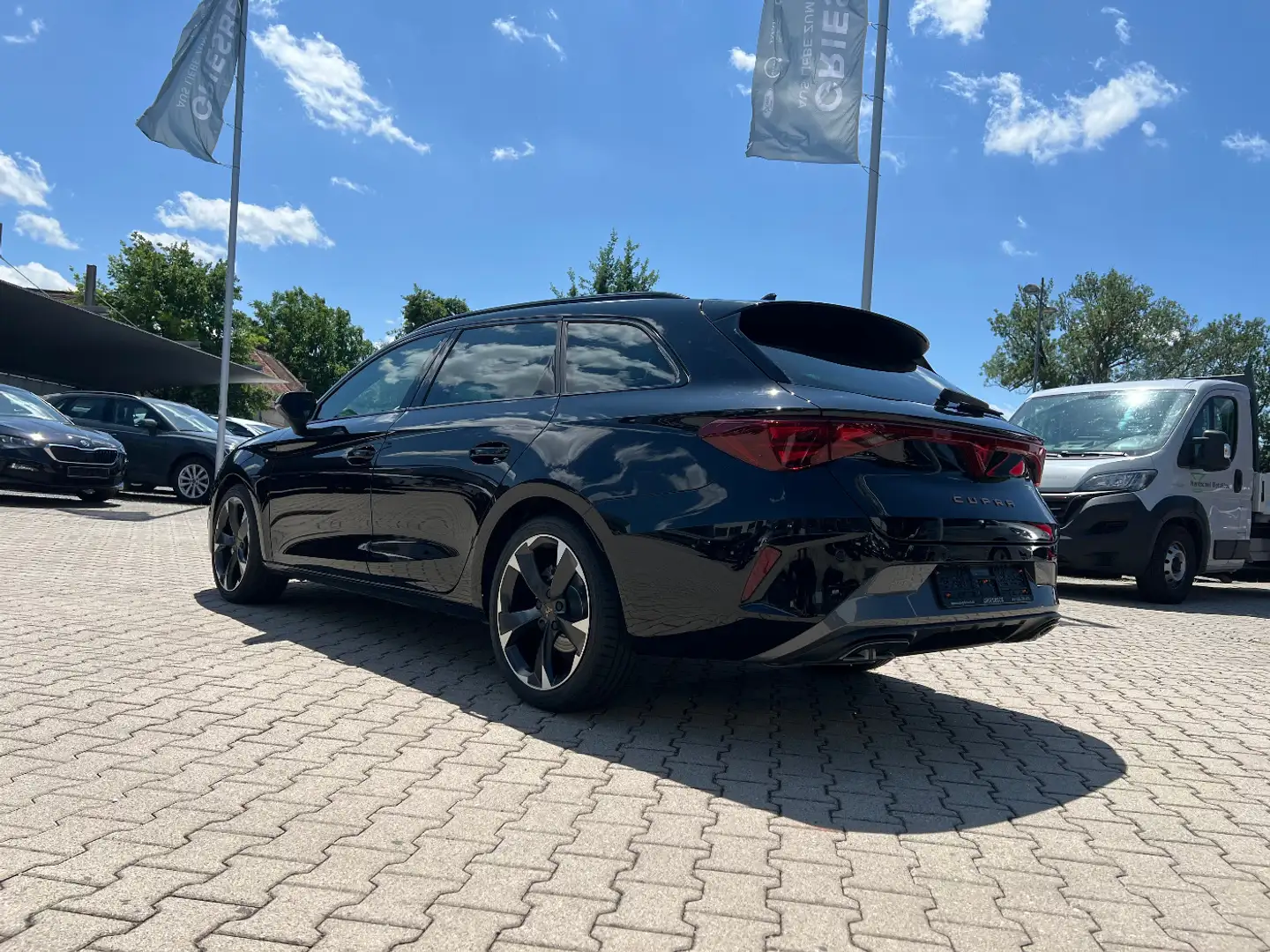 CUPRA Leon Sportstourer 1.5 eTSI Voll-LED Teilleder ACC Schwarz - 2