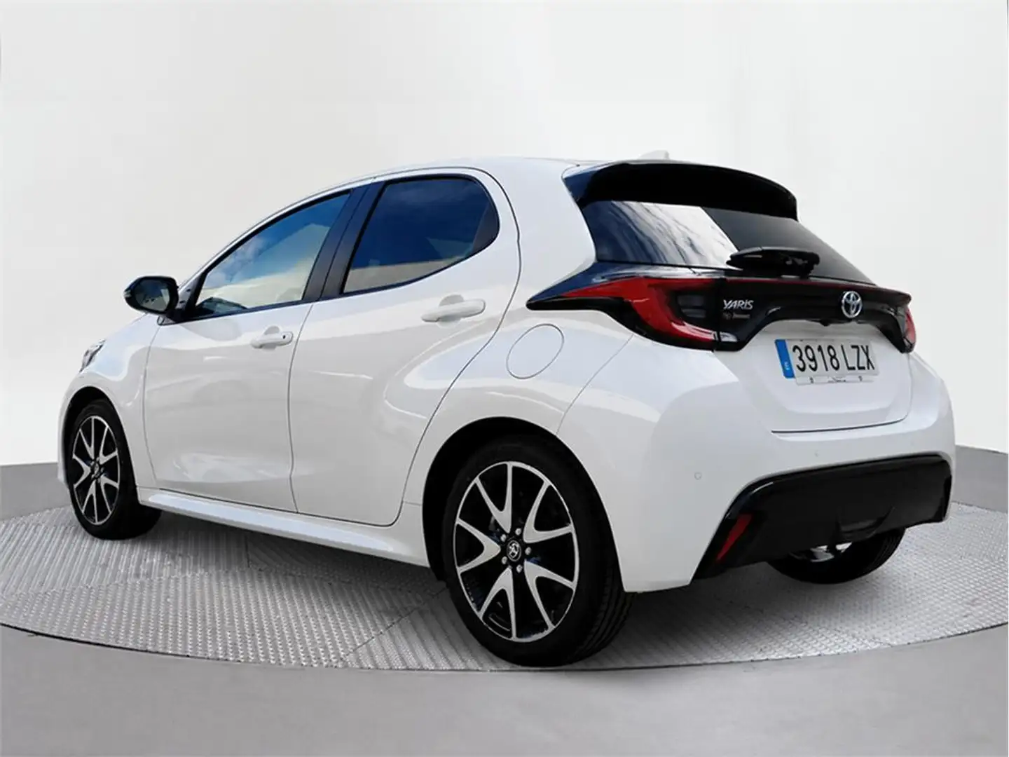 Toyota Yaris 120H 1.5 Style - 2