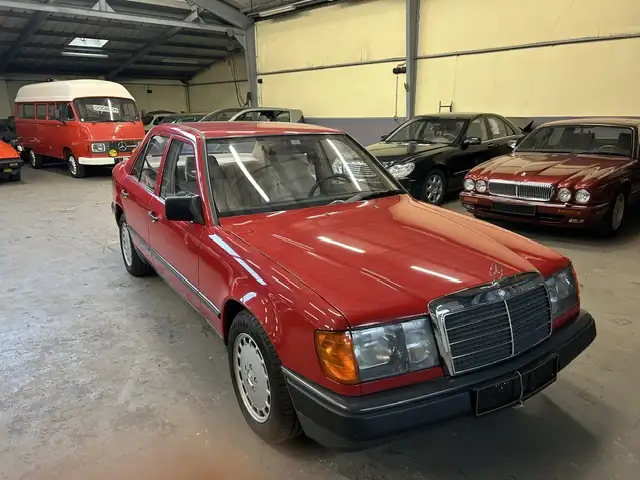 Mercedes-Benz 200 W124