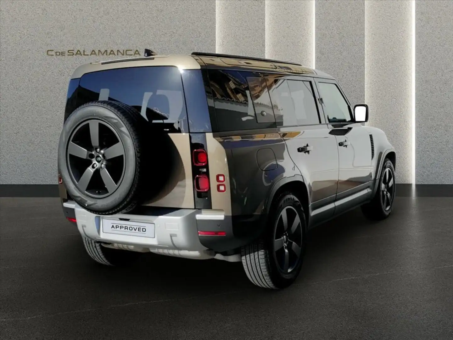 Land Rover Defender 3.0D I6 250 SE 110 Auto 4WD MHEV Bruin - 1