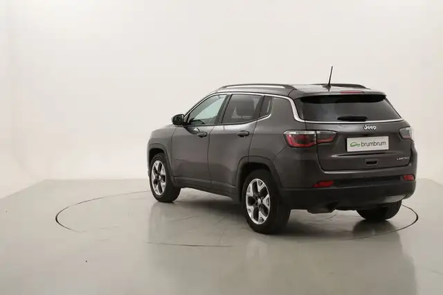 Jeep Compass view 3