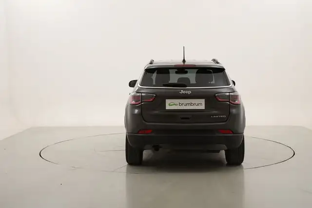 Jeep Compass view 4