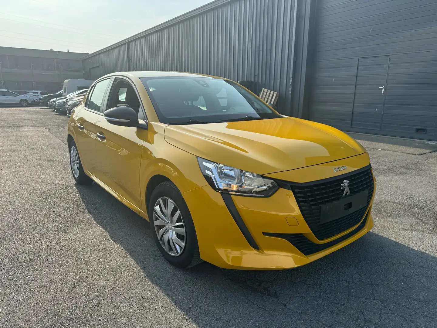 Peugeot 208 1.2i // DEGAT CARROSERIE // MARCHAND OU EXPORT // Geel - 1